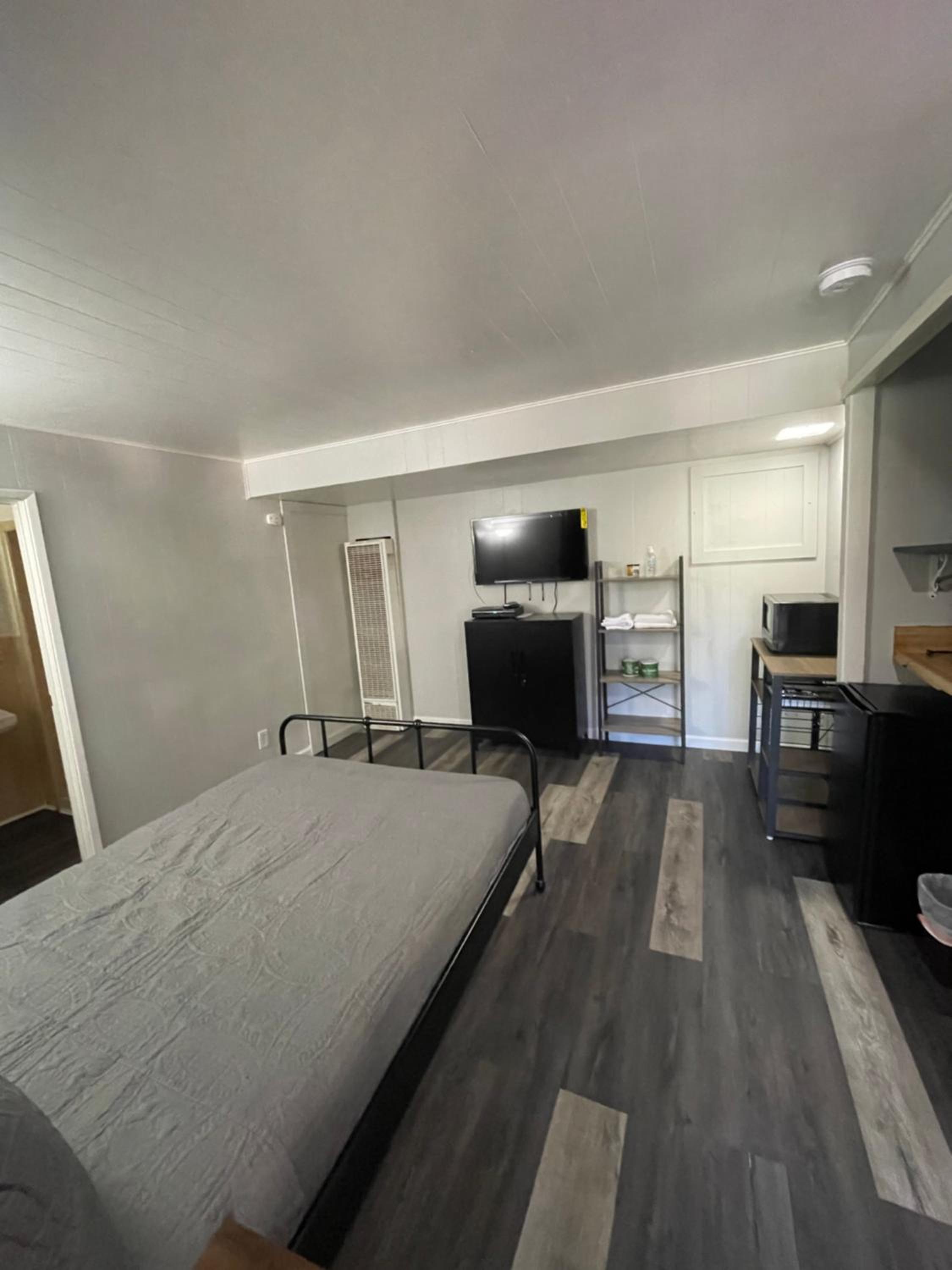 Sherwood Arms Motel - Property Image 3