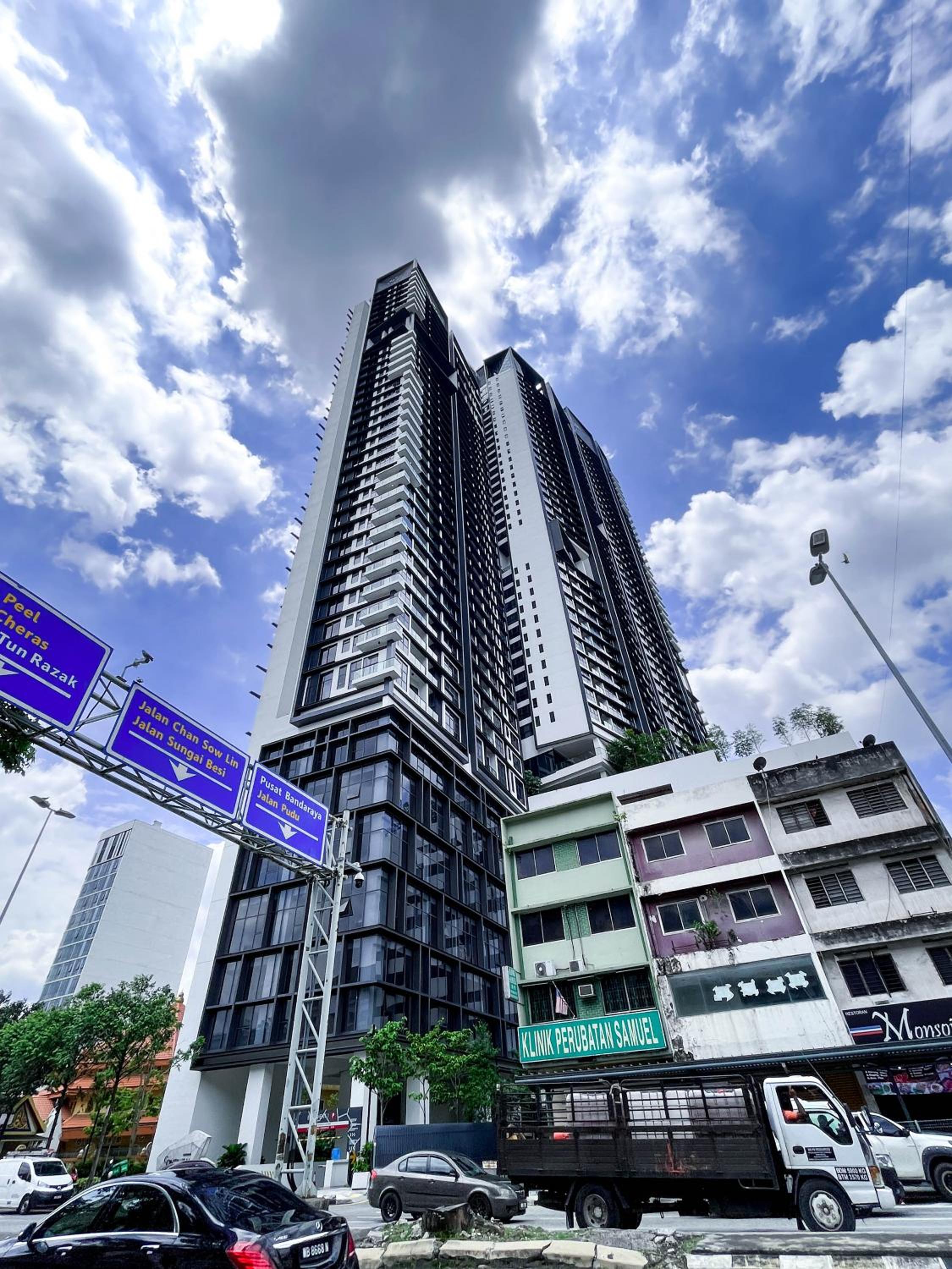 Continew Residences TRX Lux Pool View