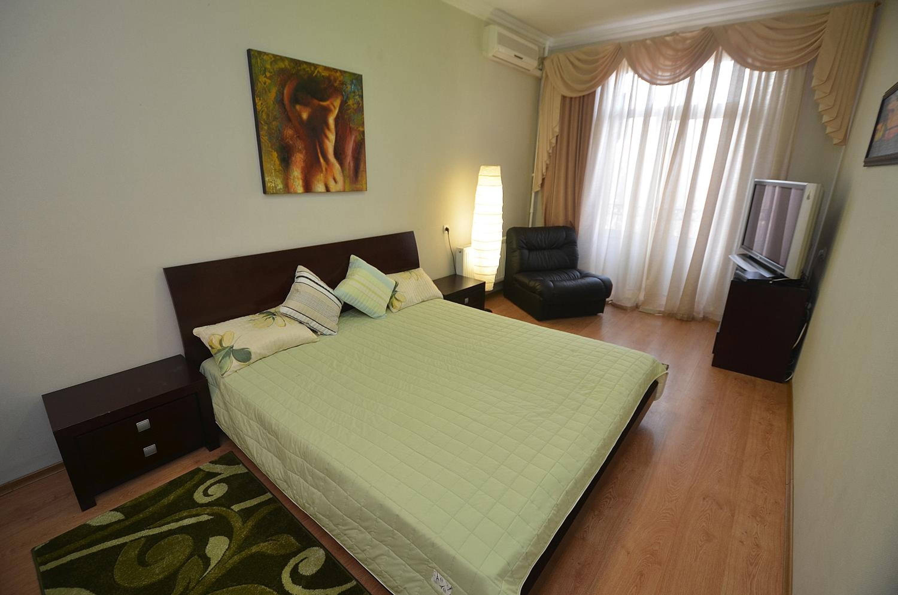 Apartments in the city center on Sobornaya Street view 2