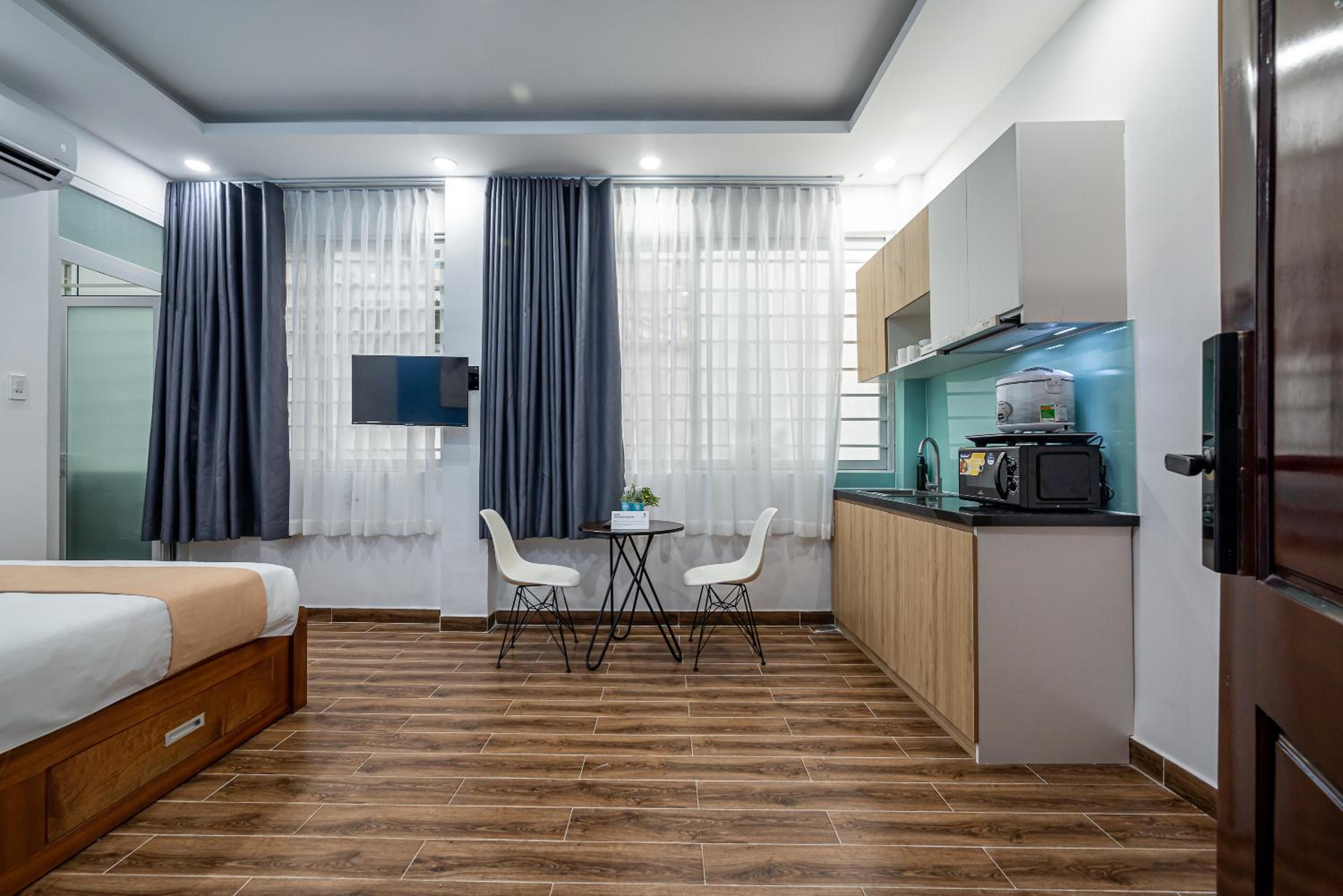 Cozrum Homes - Retro House