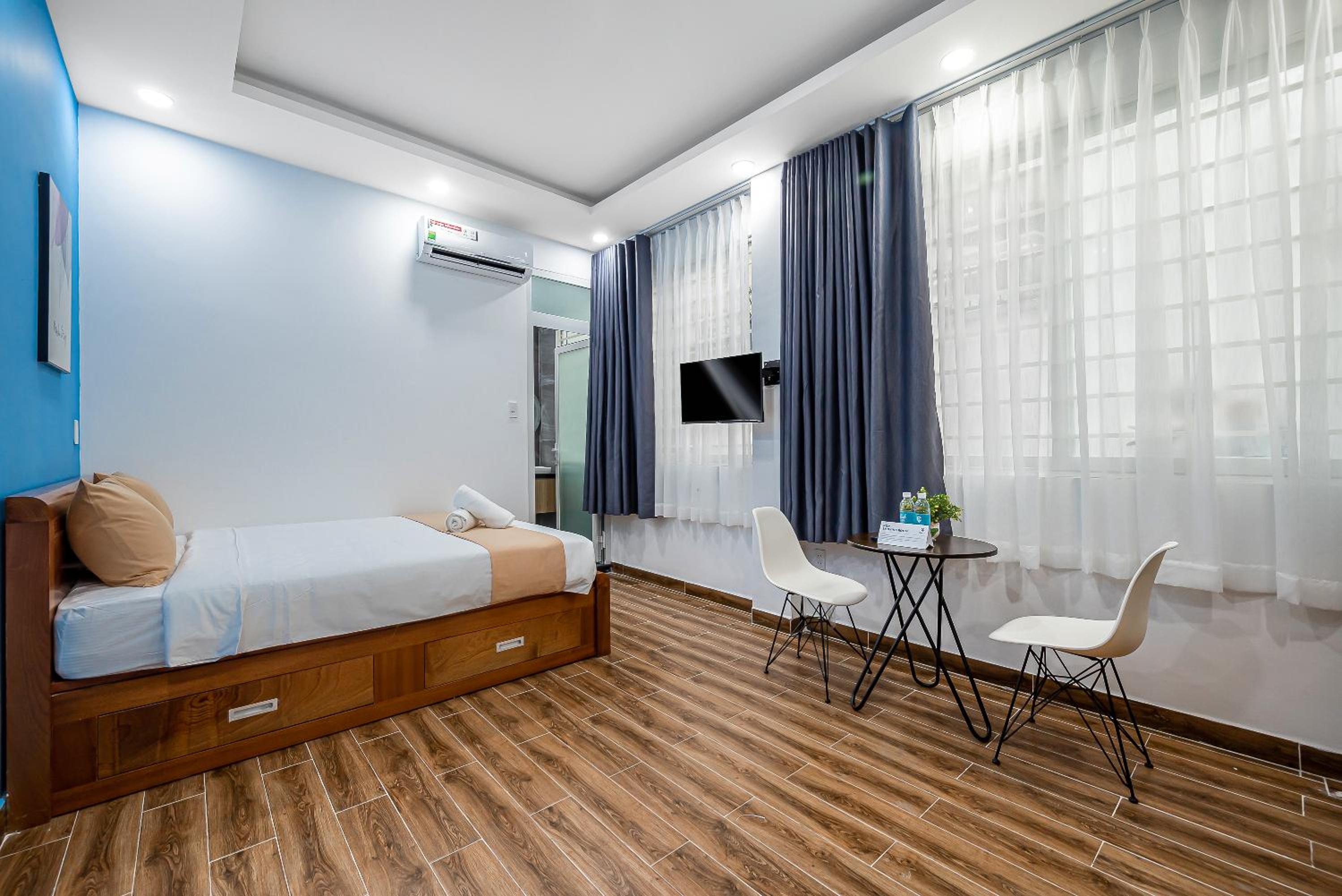 Cozrum Homes - Retro House
