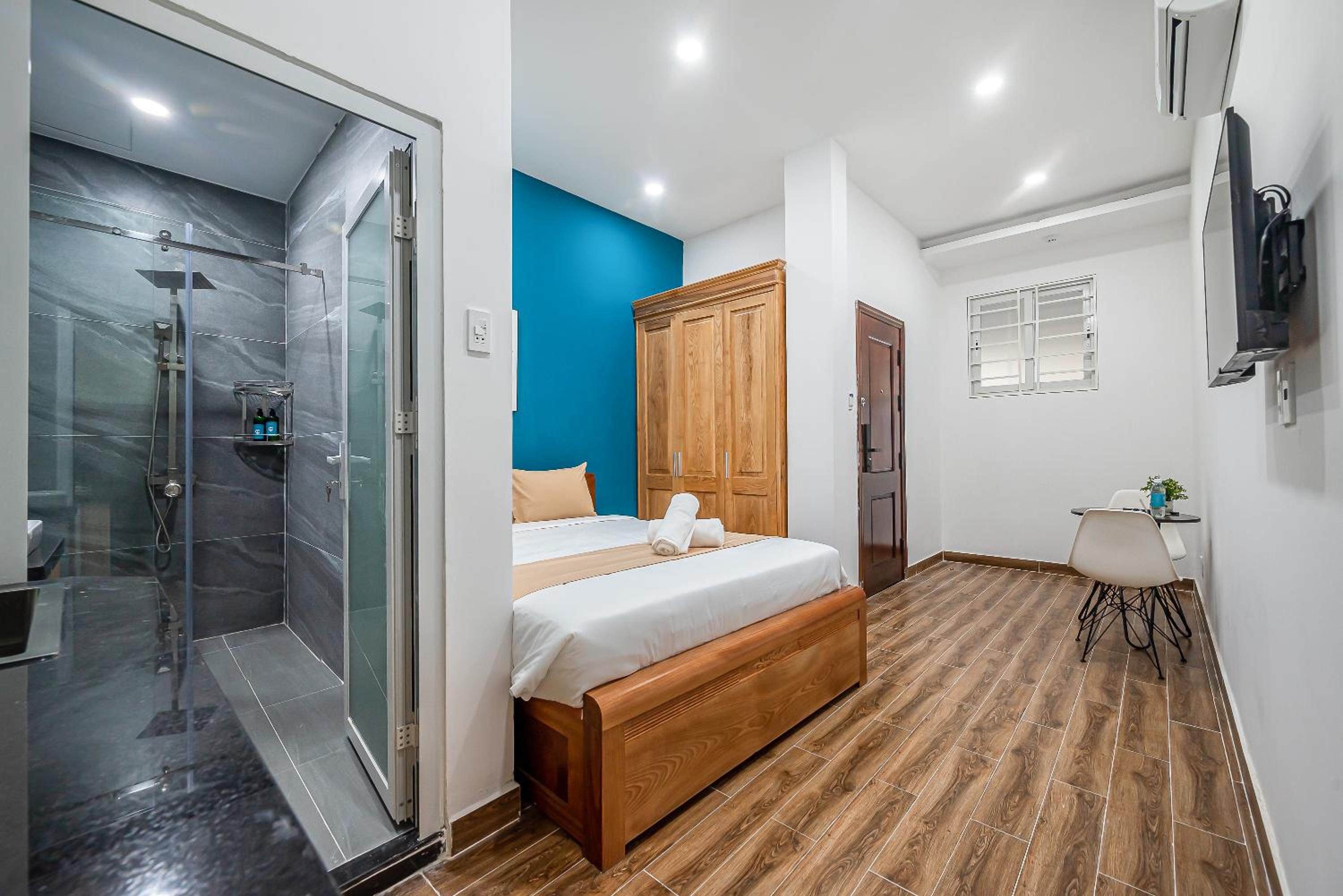 Cozrum Homes - Retro House