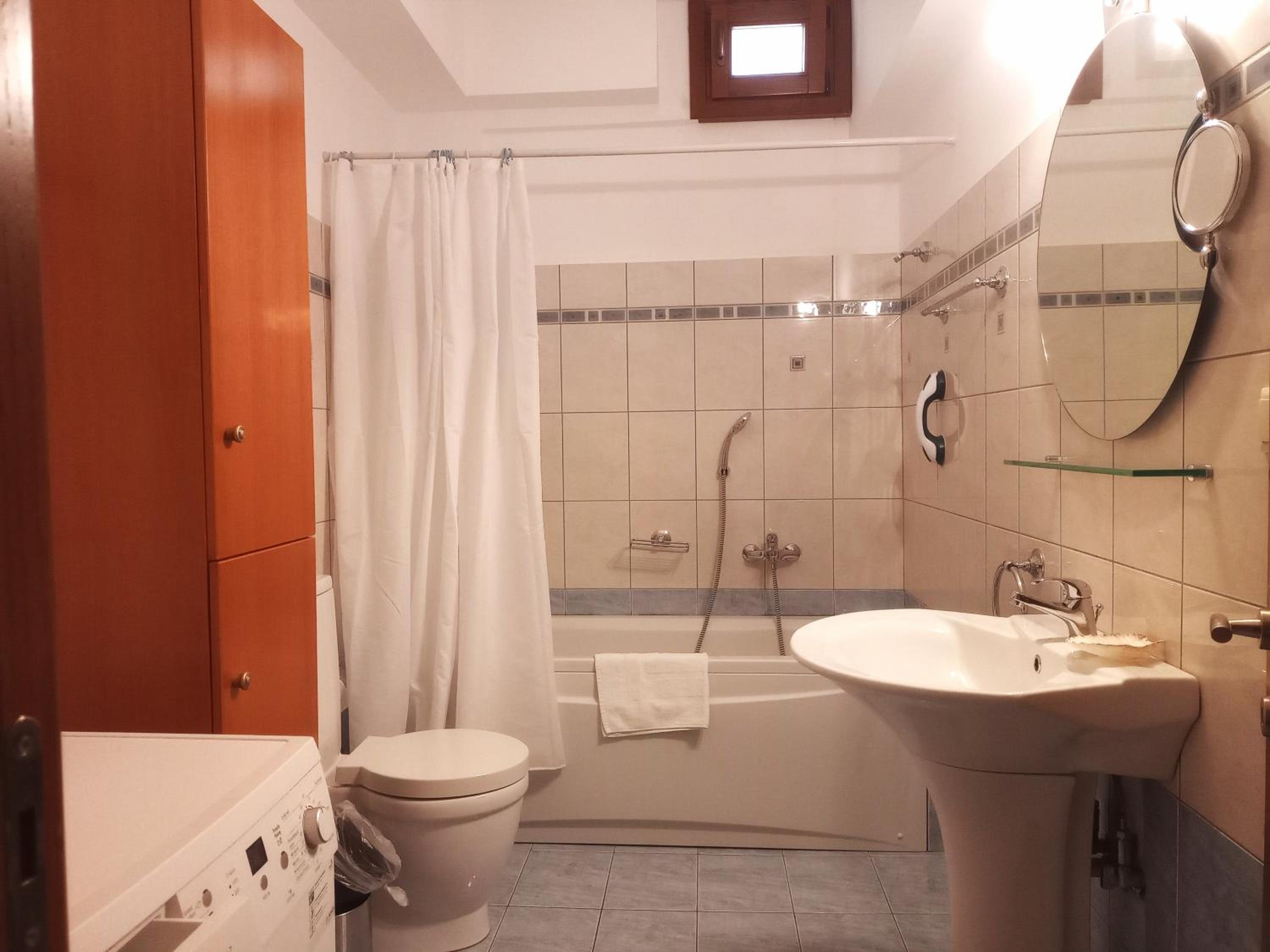 Tholos Bay Suites