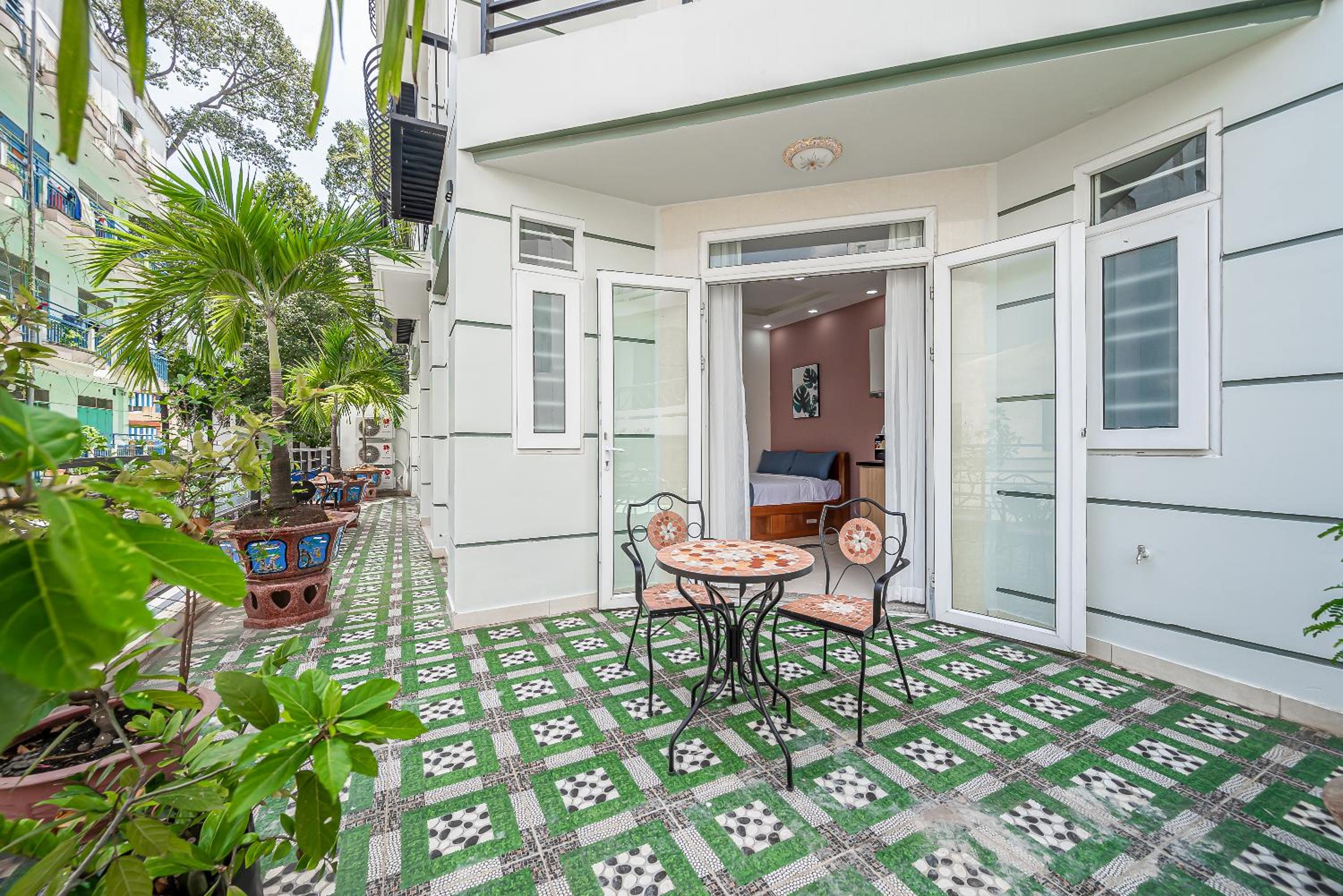 Cozrum Homes - Retro House