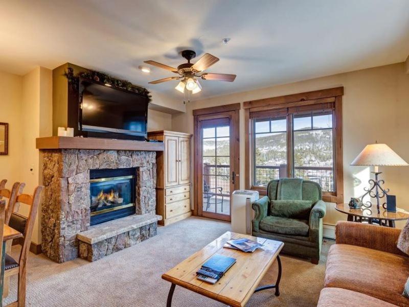 Luxury 3 Bedroom Mountain Vacation Rental In Breckenridge Just Two Blocks From Downtown view 2