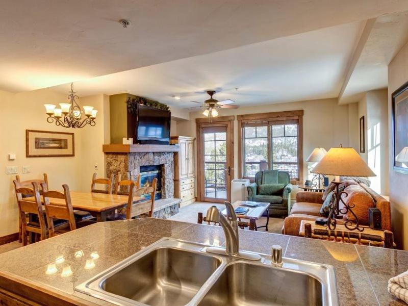 Luxury 3 Bedroom Mountain Vacation Rental In Breckenridge Just Two Blocks From Downtown view 3