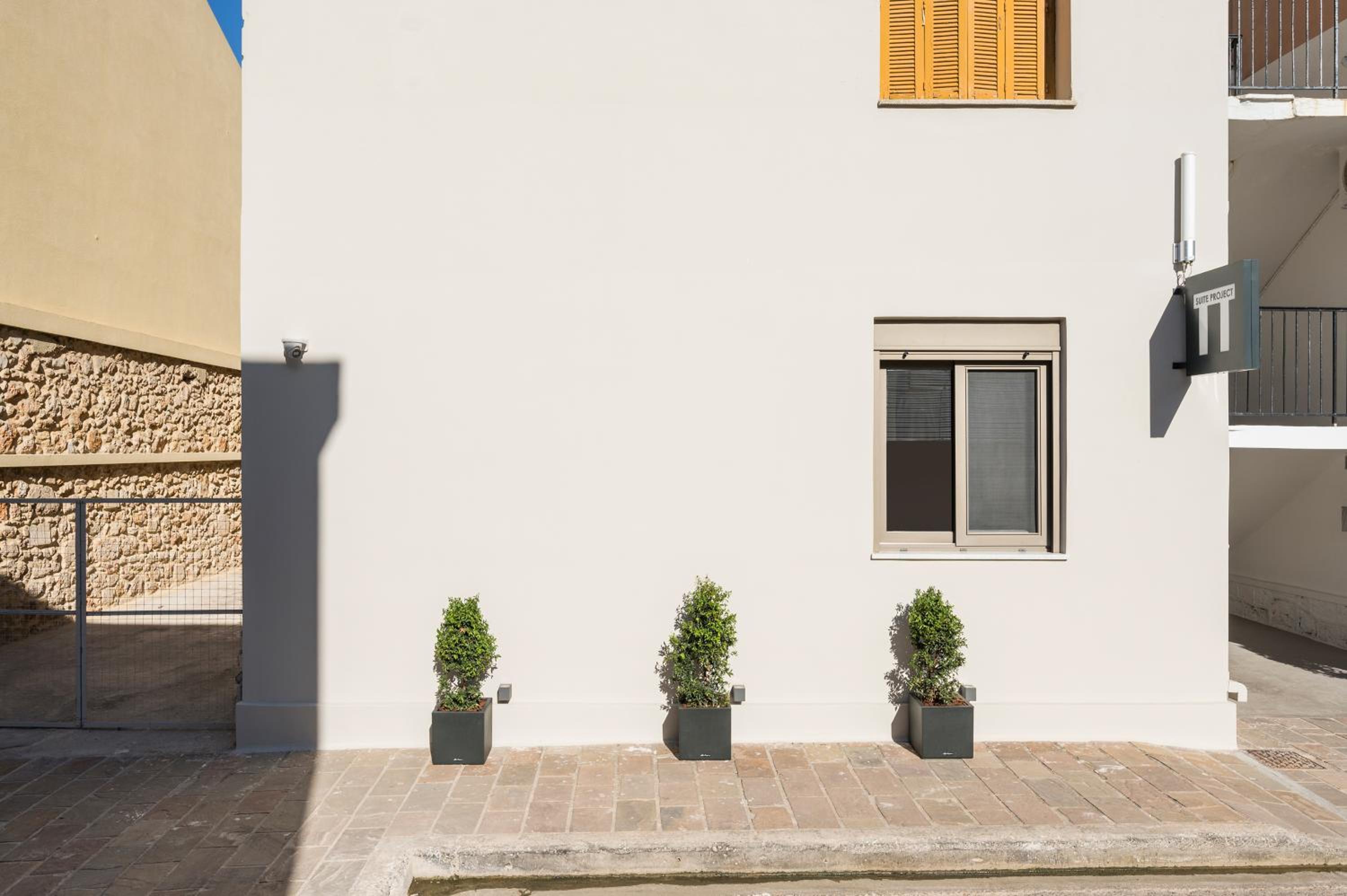 Hotel Π Suite Project: Smart BnB - Image 1