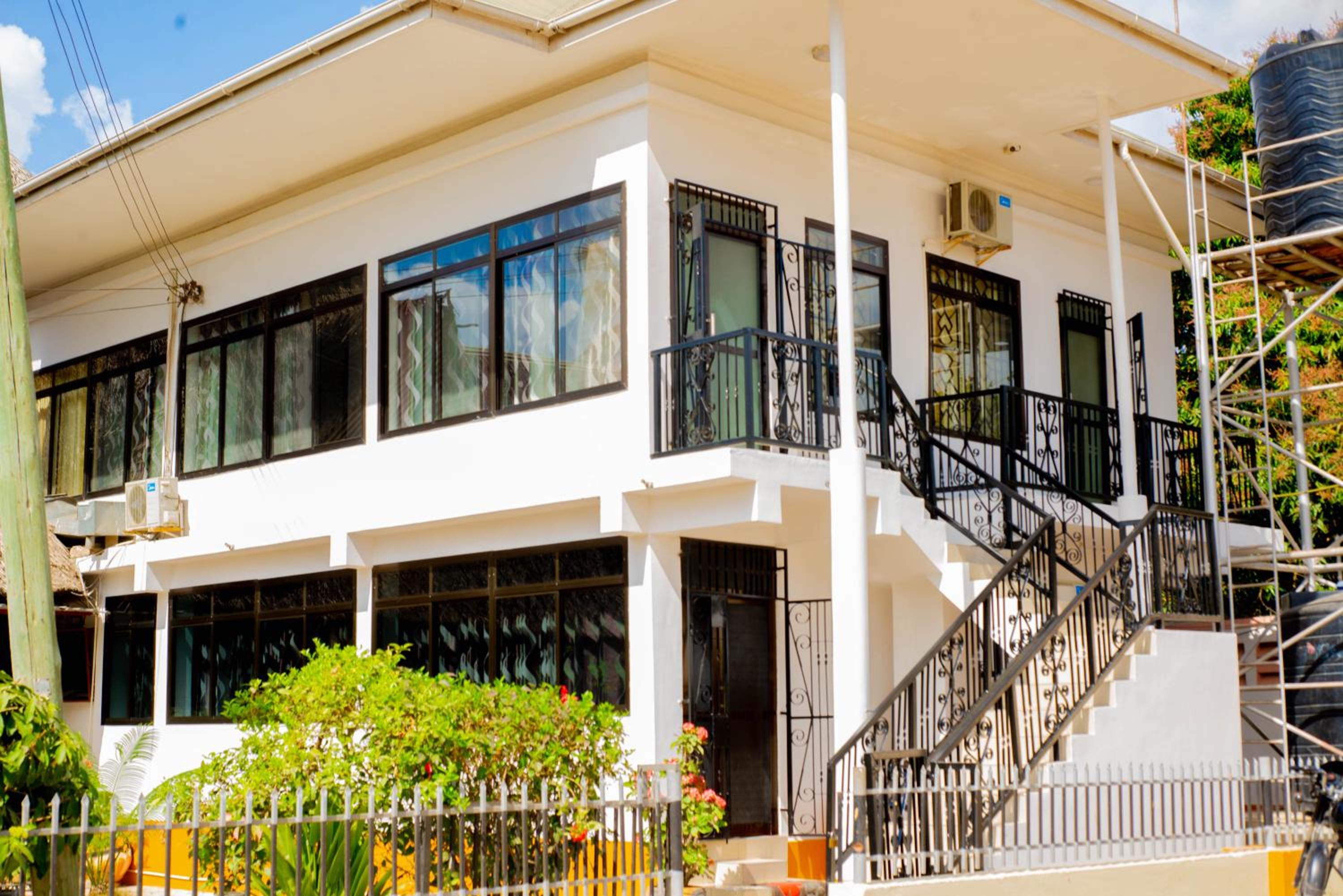 Flamingo Hotel Kinyerezi