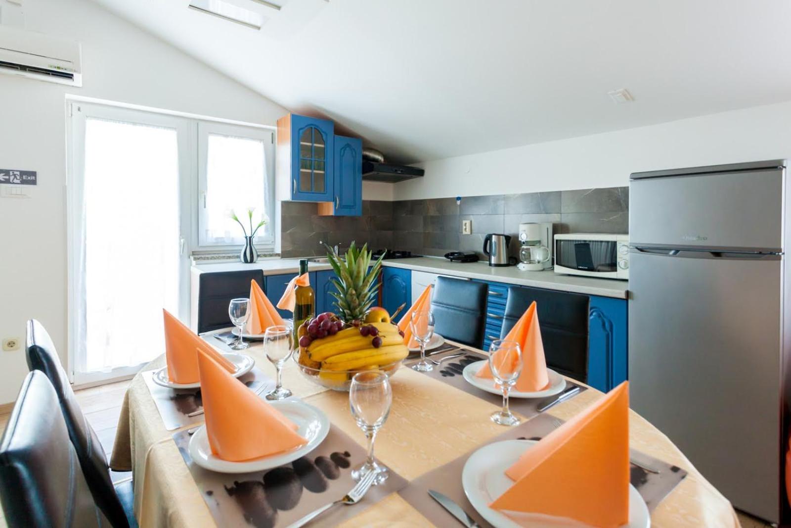Apartman LuNi sa bazenom - Malinska, Sveti Anton view 5