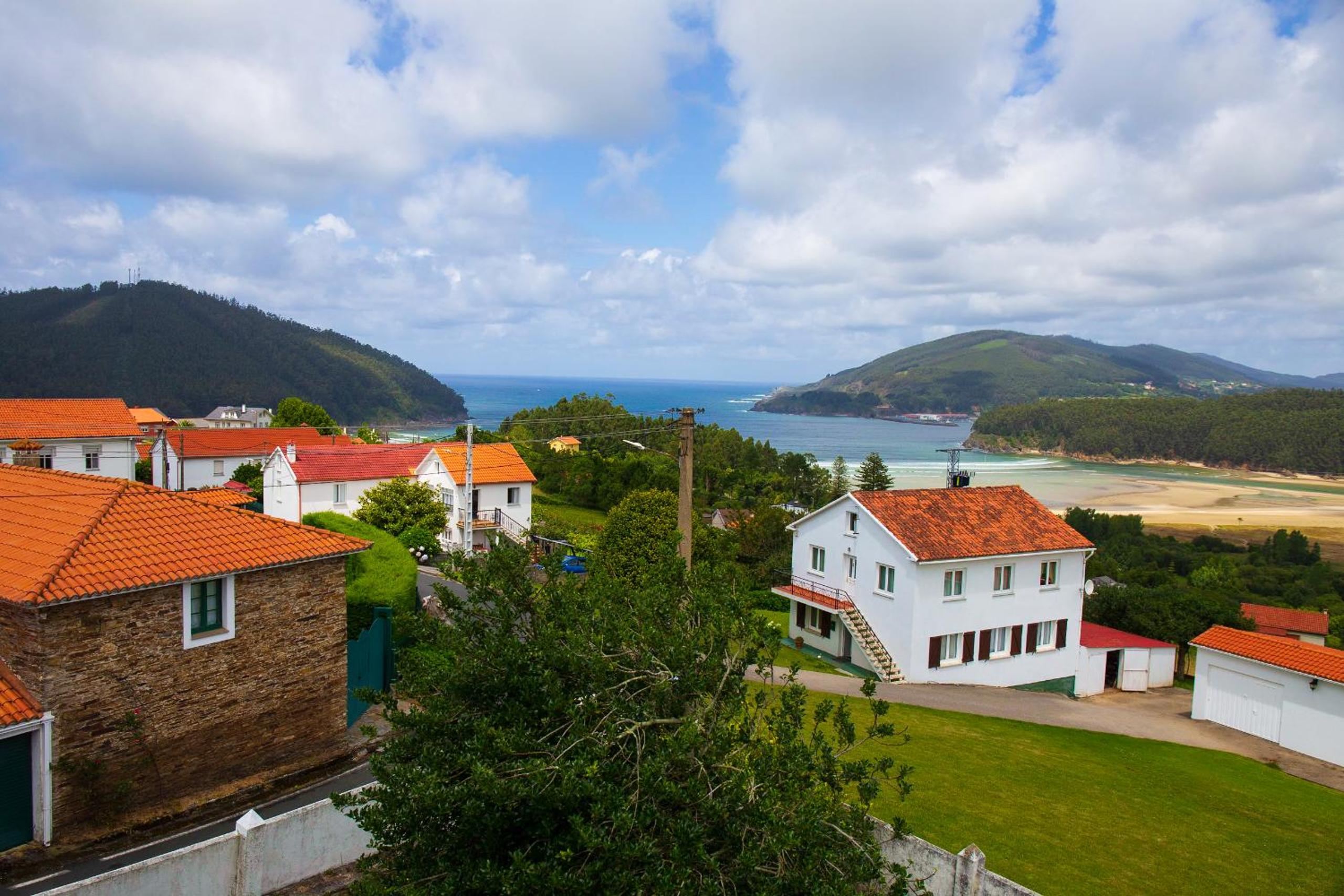 Beachfront Surf & Holiday House, Charming & Quiet view 3