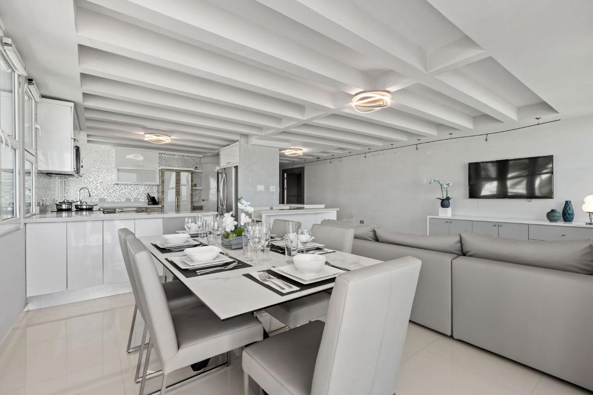 Amapola SeaSide Beach Front Apartment