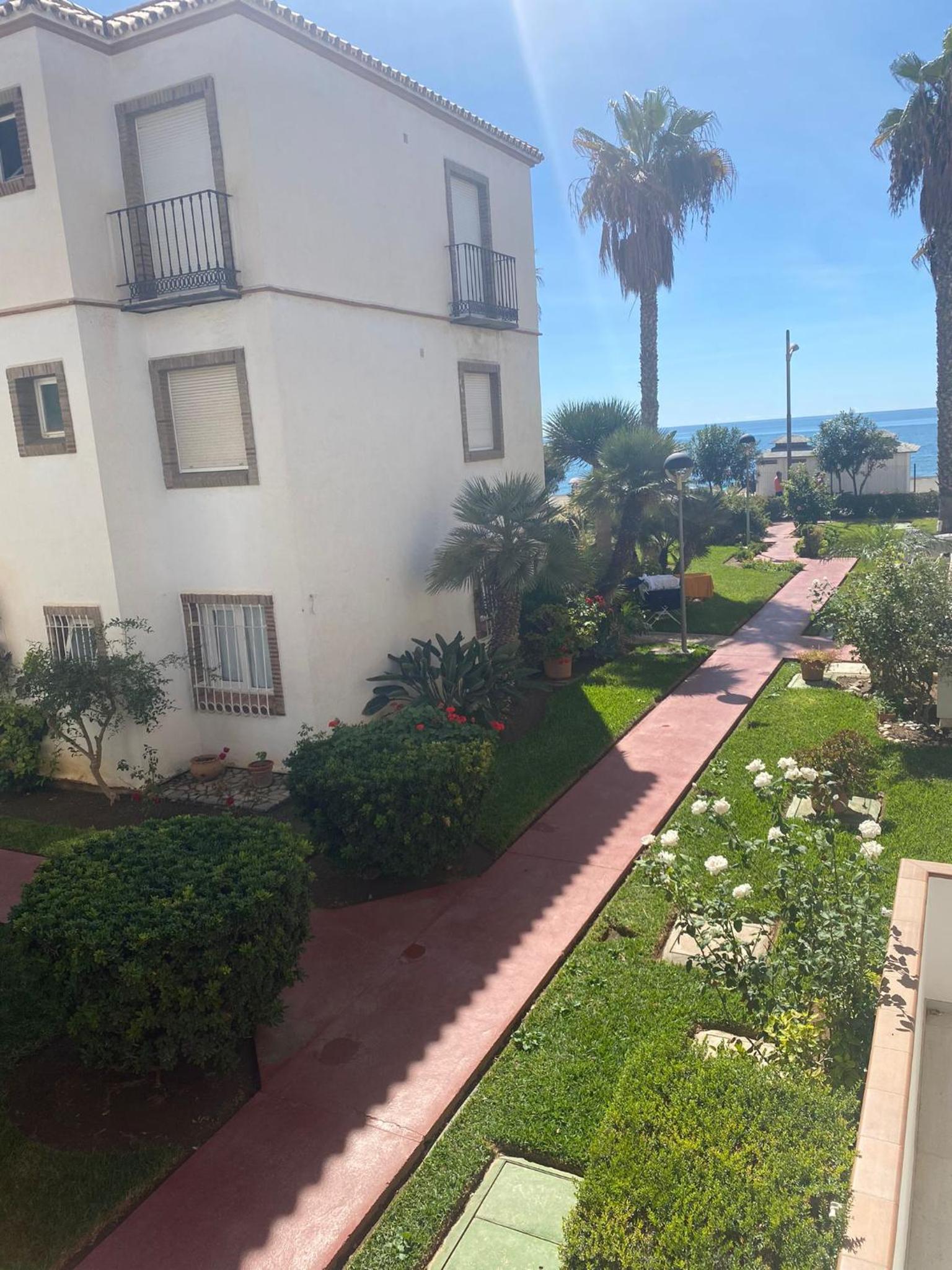 Casa Pandora Apartamento Duplex Atico, primera línea de playa Torrox