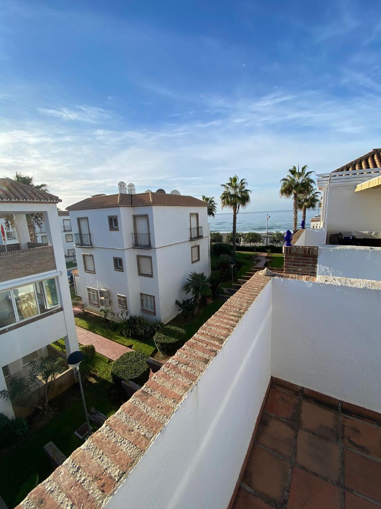 Casa Pandora Apartamento Duplex Atico, primera línea de playa Torrox