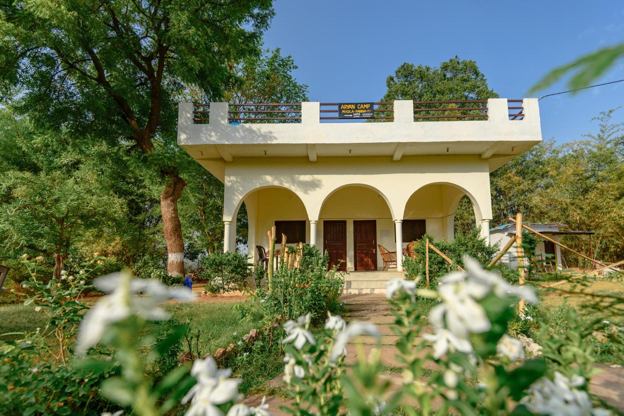 Aryan Camp - RiverView Farmstay, Panna Tiger Reserve, Madla view 3