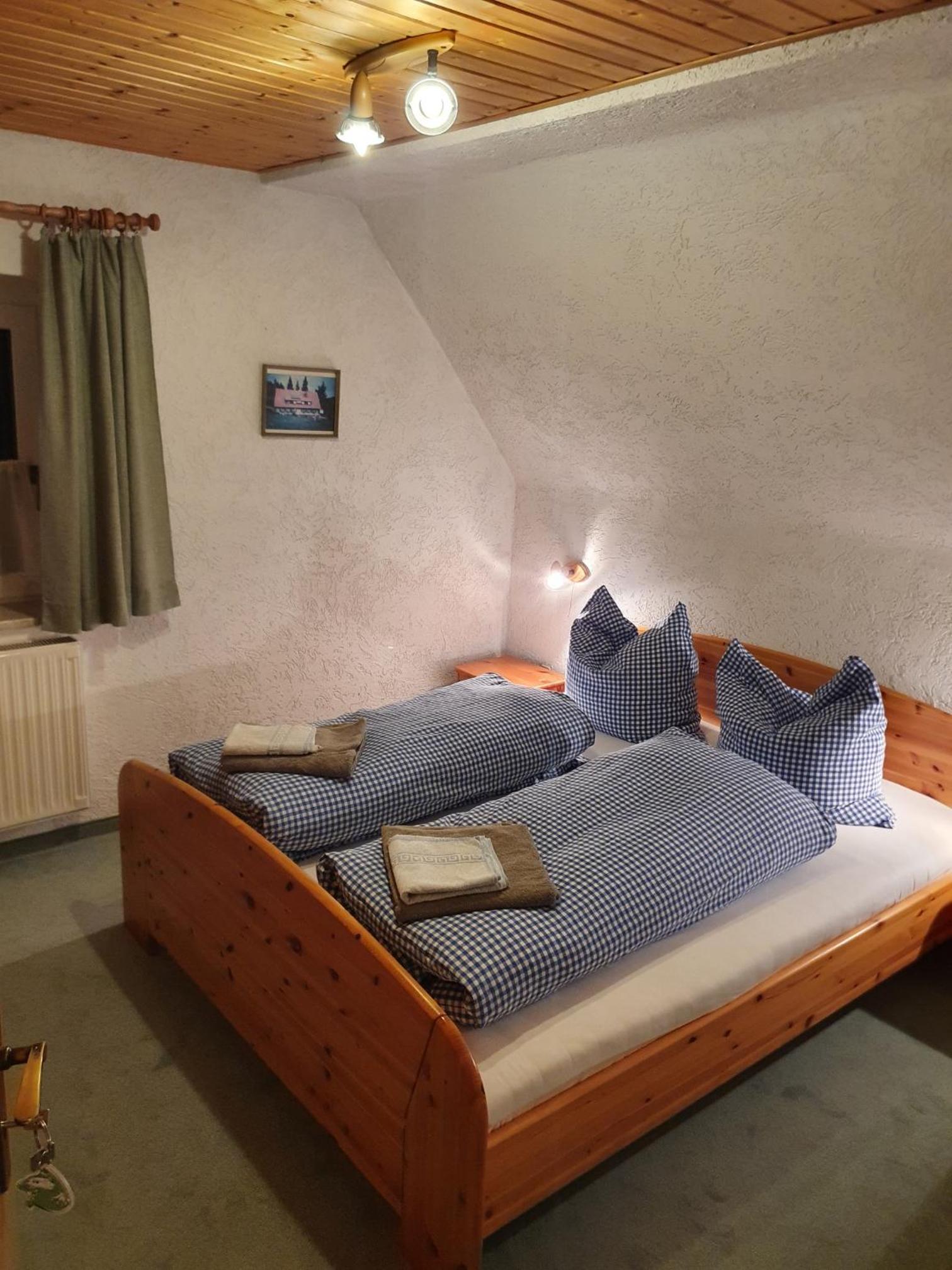 Ferienhaus am Rennsteig-Pension zur Wetterwarte