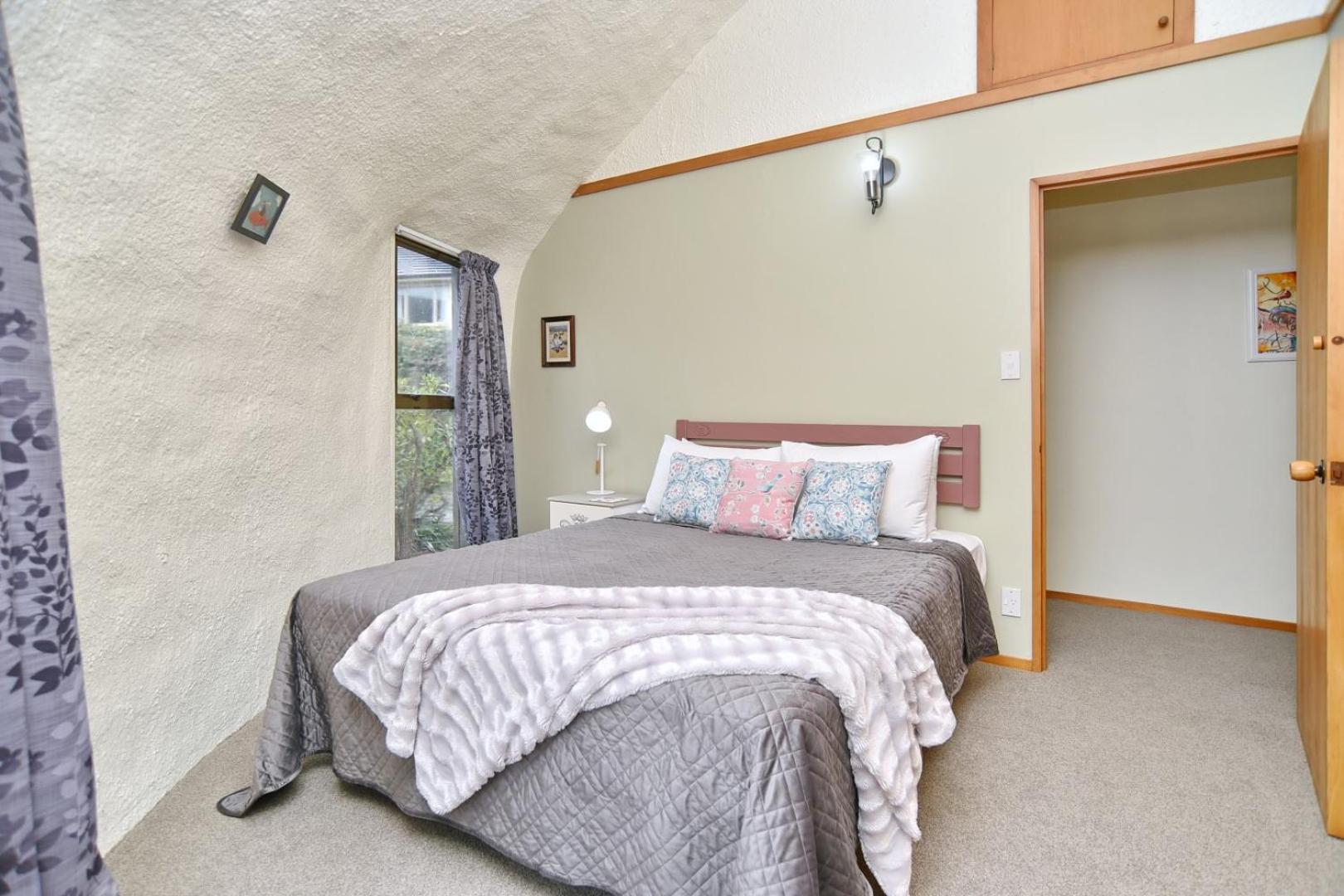 Koepel House - Christchurch Holiday Homes view 3