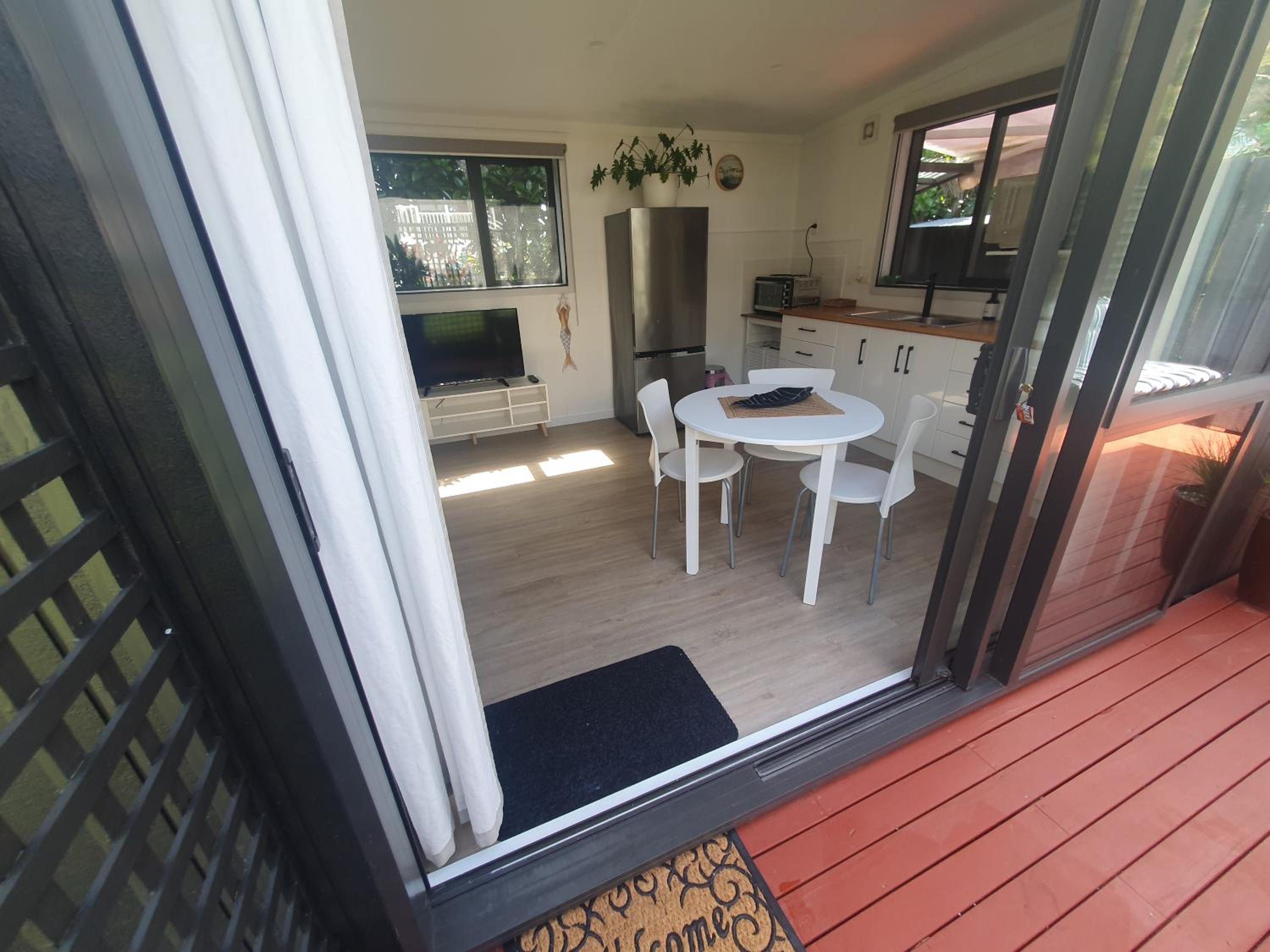 Red Beach Garden Cottage