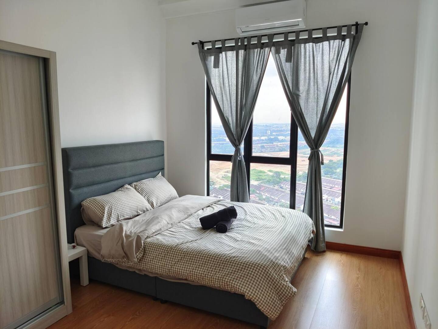 A2603 THE PLATINO NETFLIX PARADIGM MALL By STAY