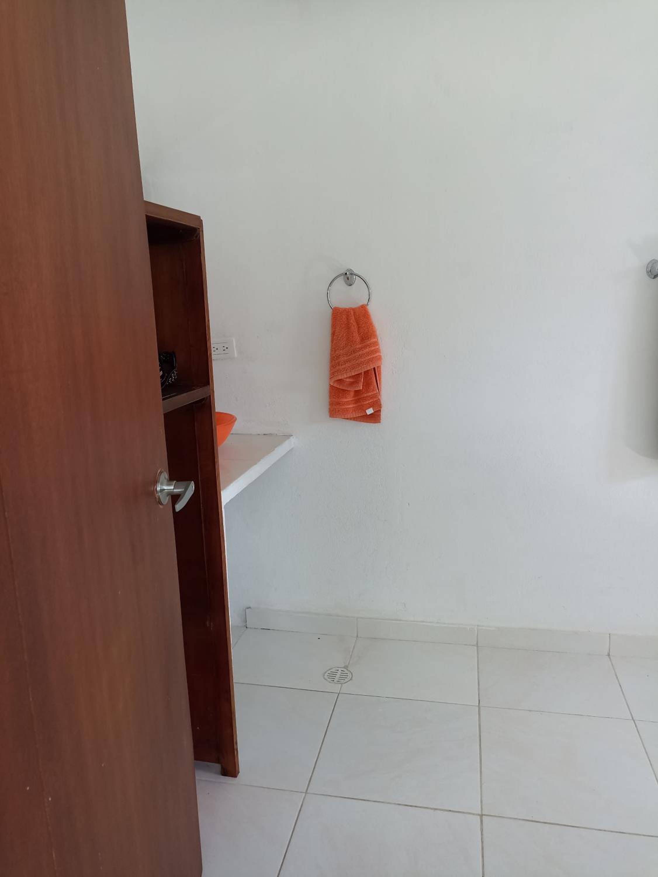 VILLETA, CASA CAMPESTRE CERCA DE PAYANDE