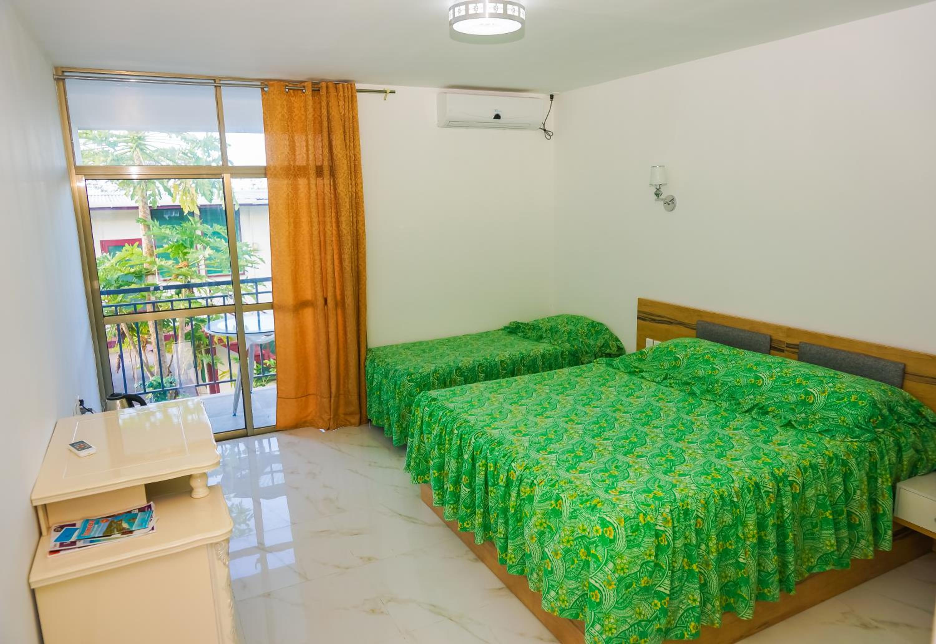 Lynn's Getaway Hotel