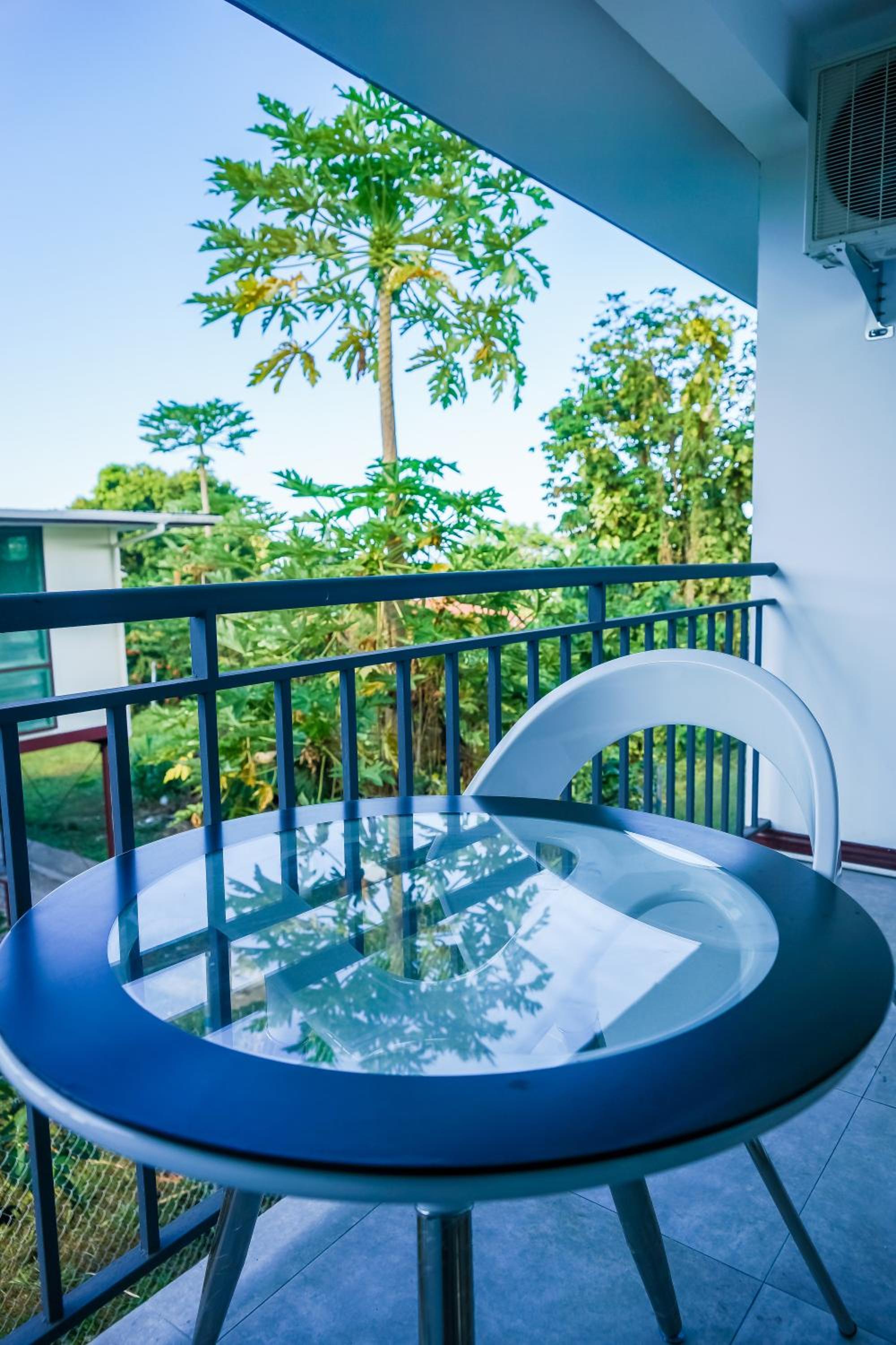Lynn's Getaway Hotel