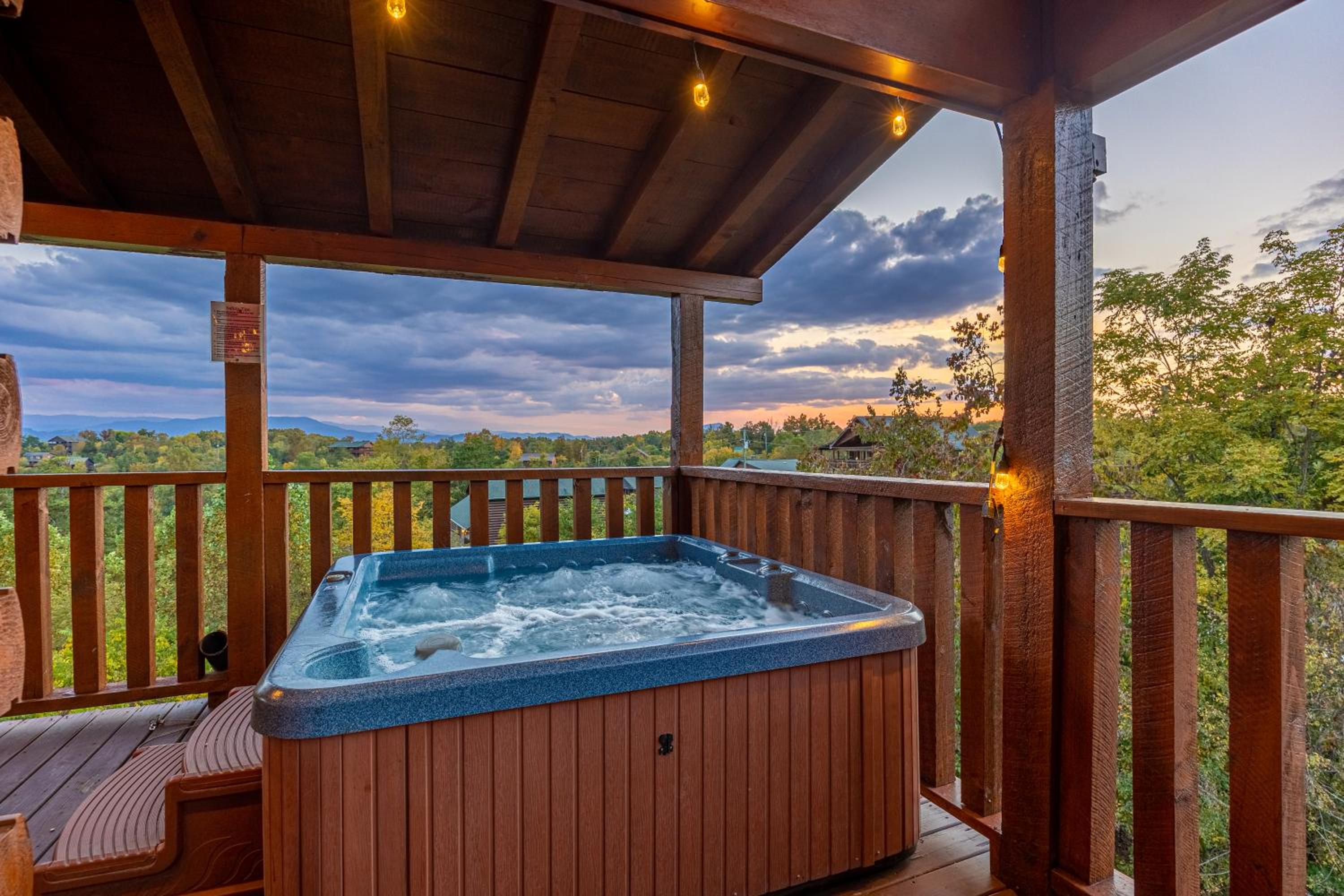Luxurious 6BR Smoky Mountain cabin with stunning views, game room, fire pit and hot tub, Wi-Fi