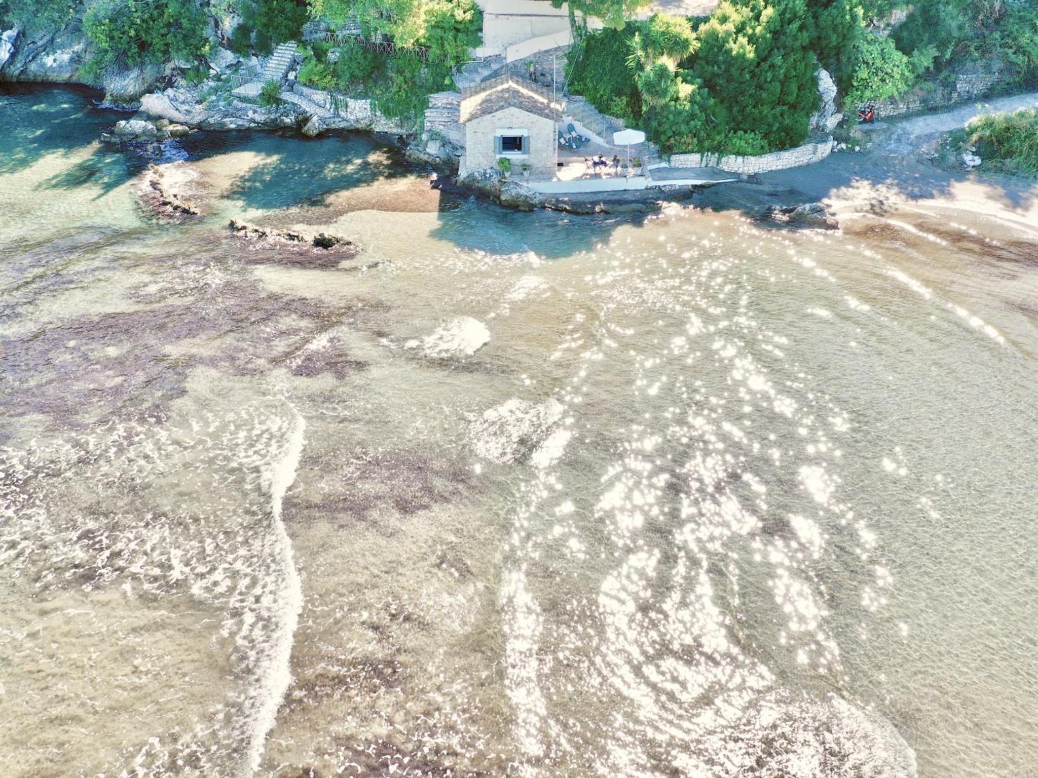 Apraos Beachfront Studio by DadoVillas view 3