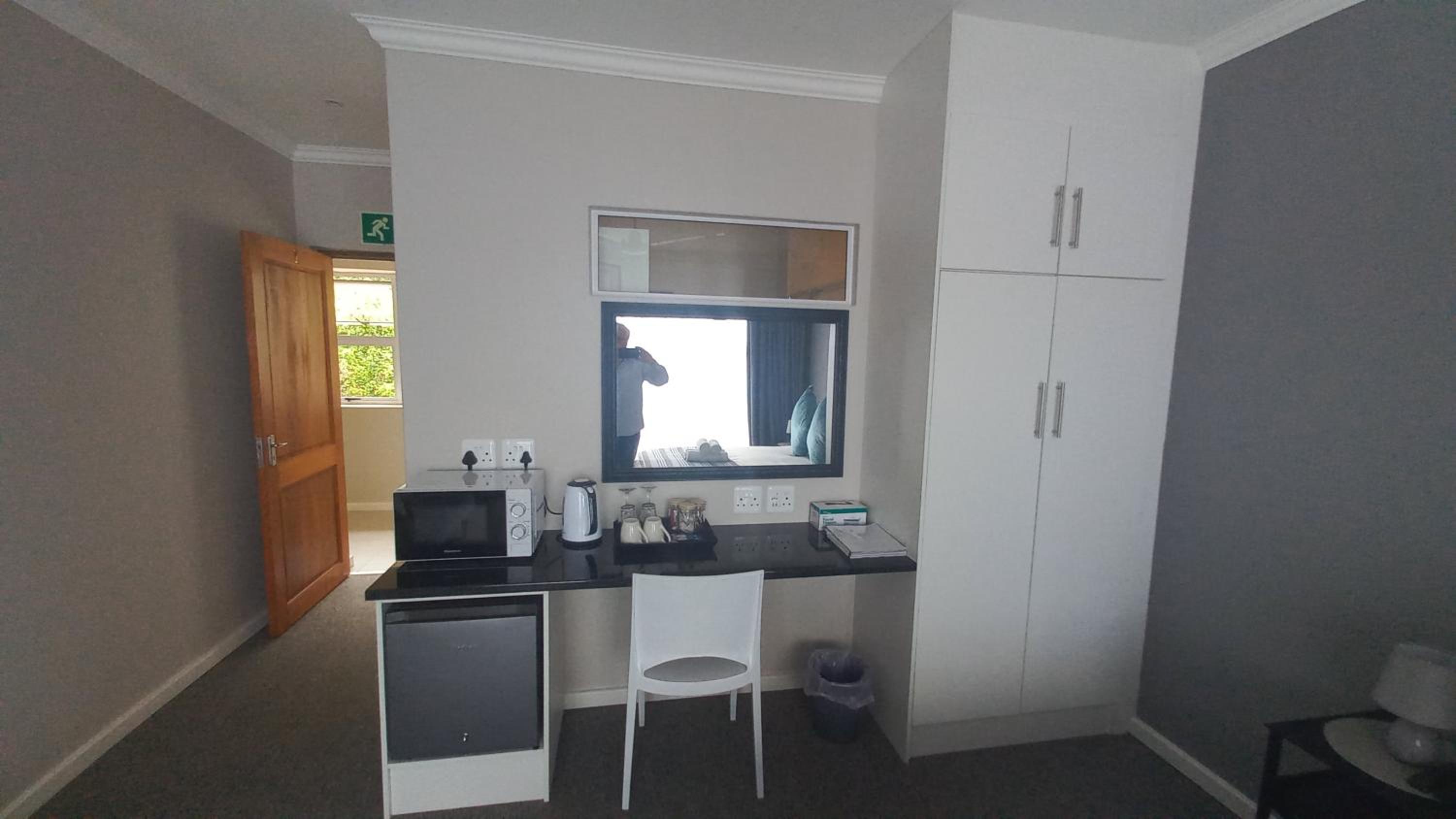 Phoenix Lodge and Waterside Accommodation