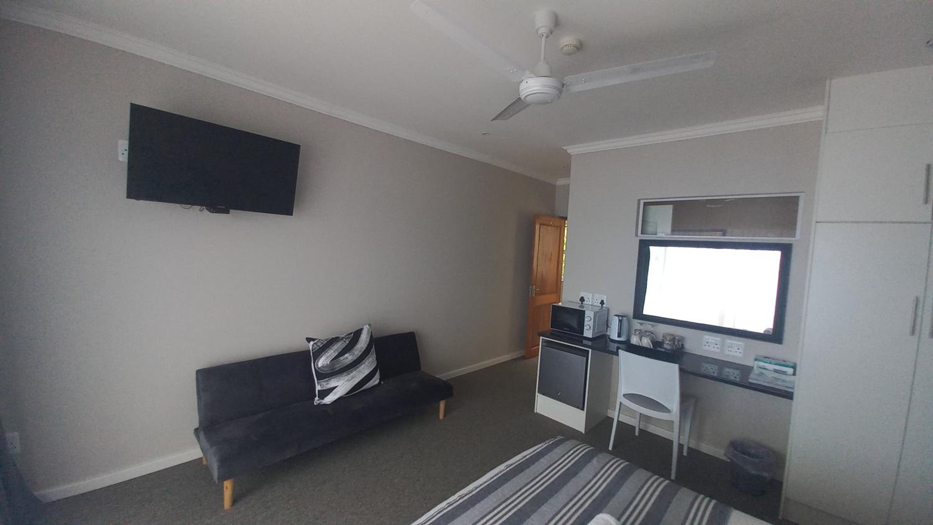 Phoenix Lodge and Waterside Accommodation