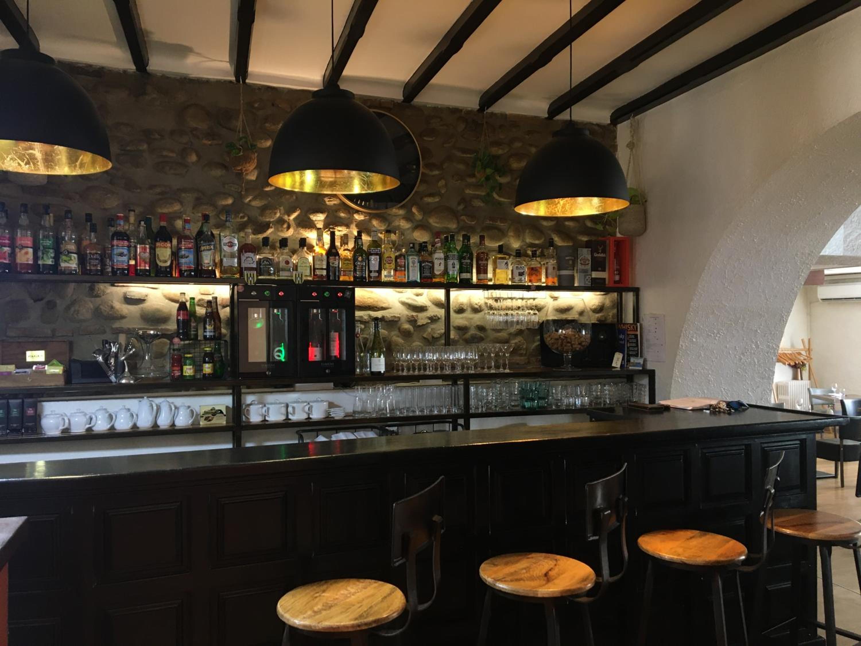 bar