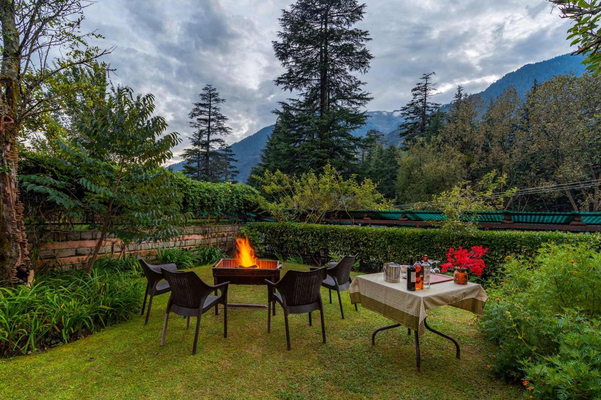 StayVista at Himalayan Retreat Luxury stay in Manali with Bonfire, BBQ and Mountain views view 4