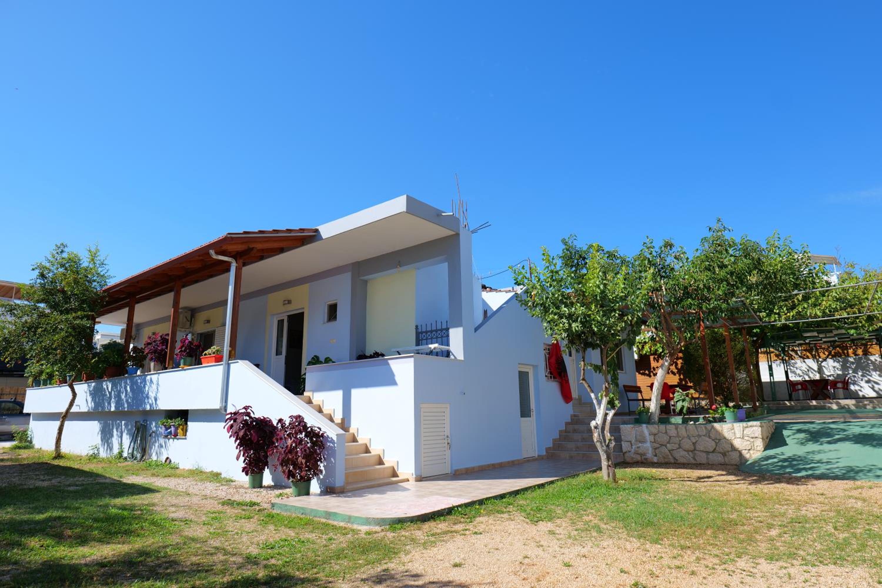 Stela Apartments