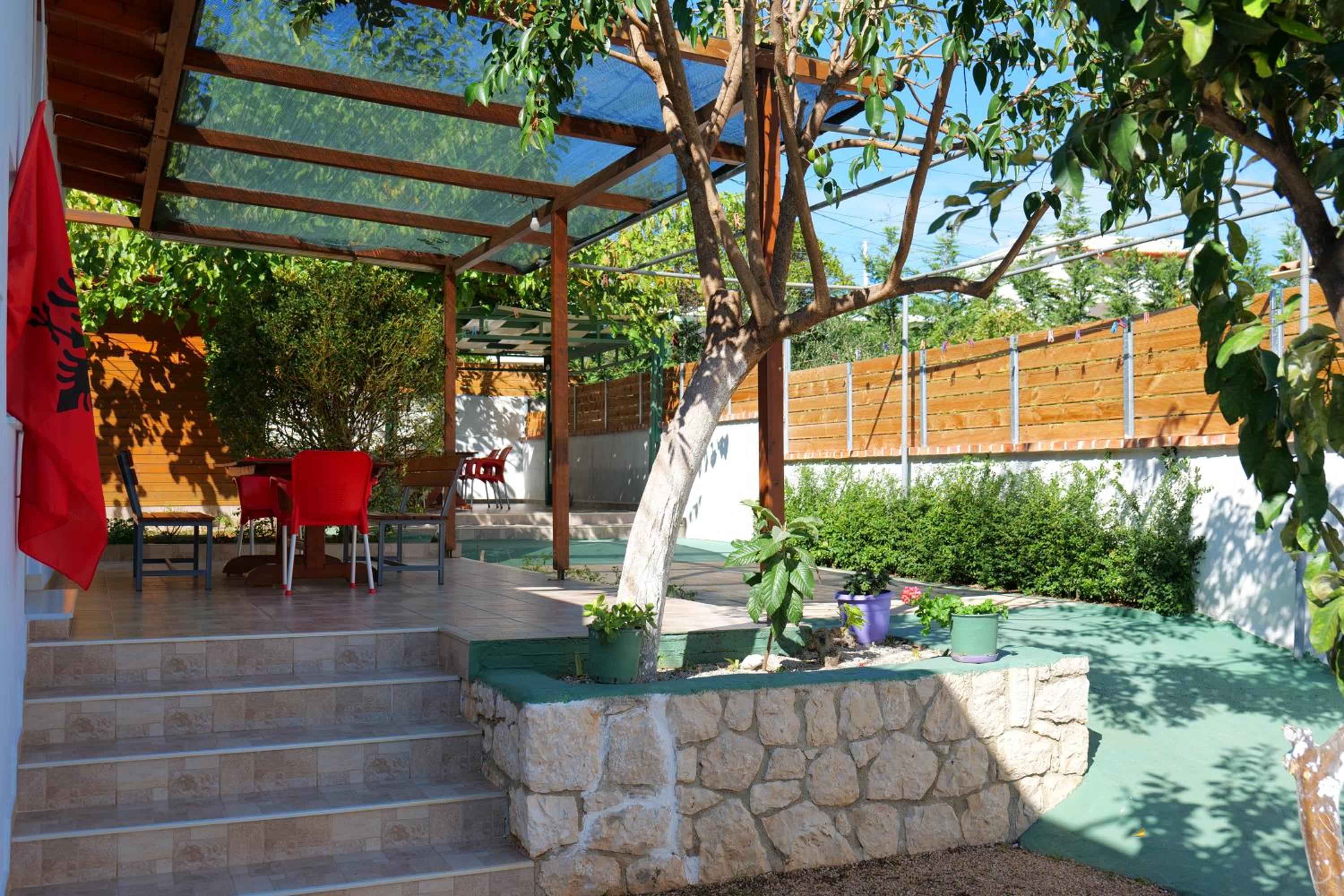 Stela Apartments