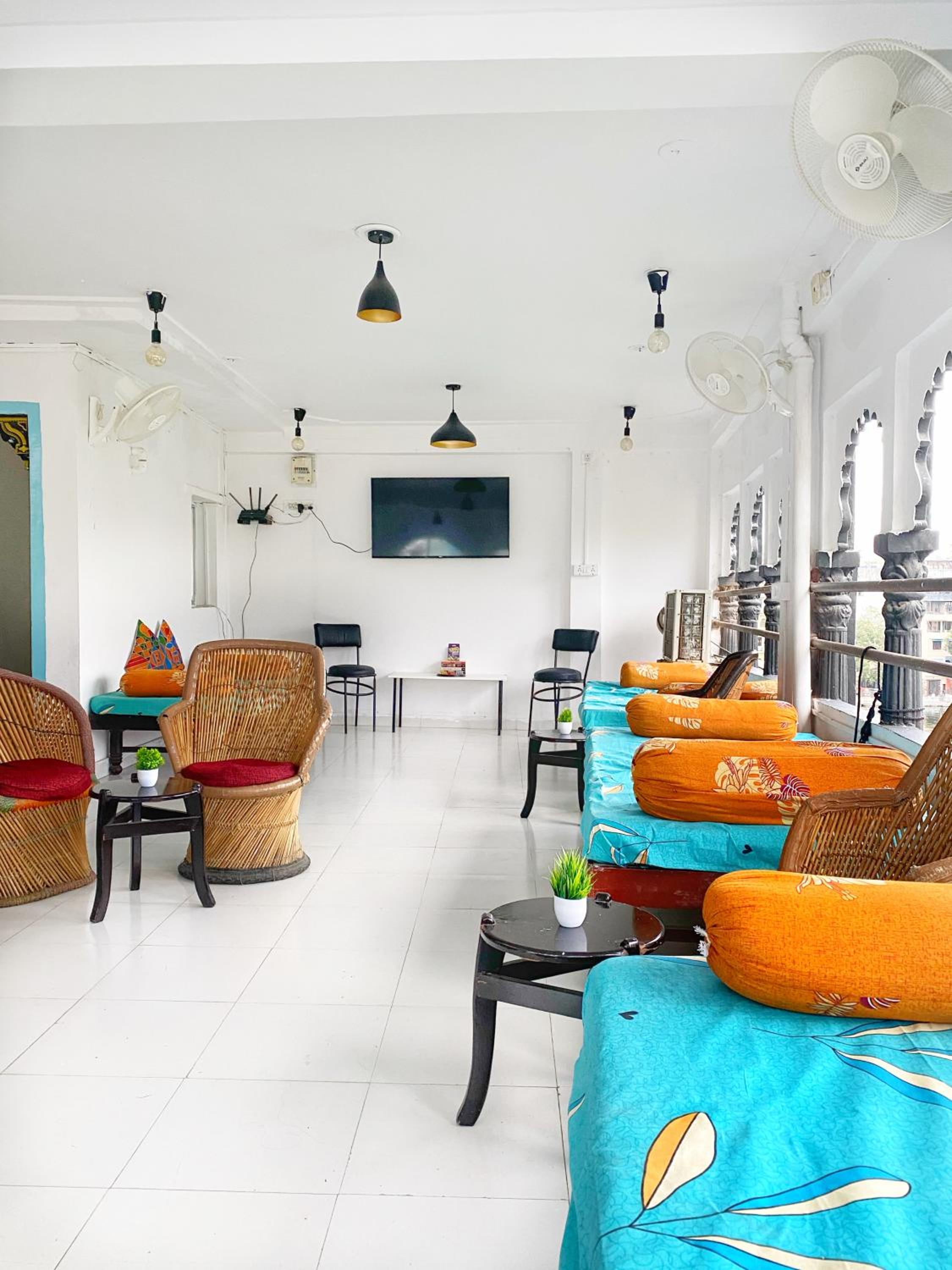 lounge