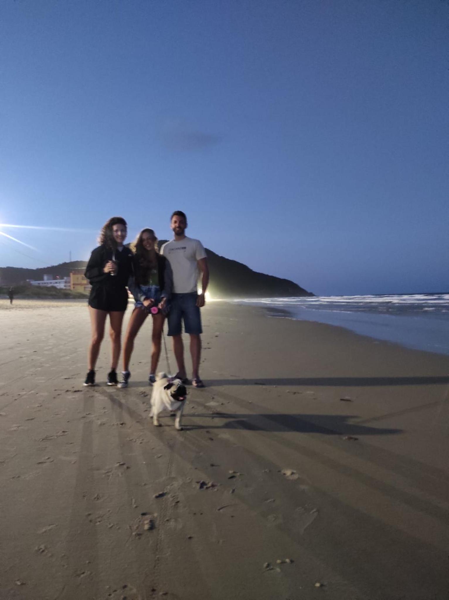CONDOMÍNIO ENCANTADOR a 100 m PRAIA INGLESES NORTE