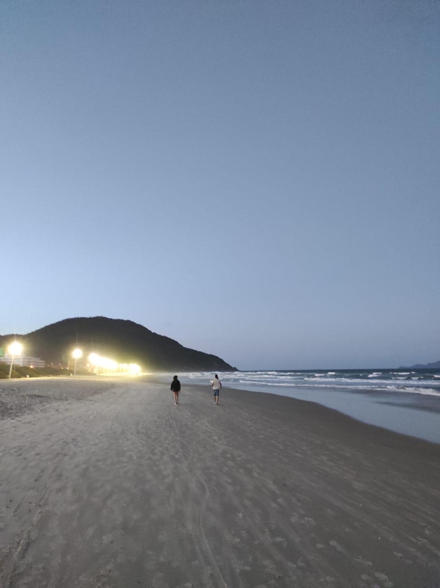 CONDOMÍNIO ENCANTADOR a 100 m PRAIA INGLESES NORTE