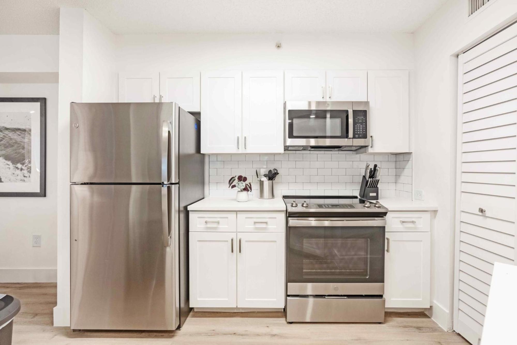 Fort Lauderdale Vacations - Stunning Centrally Located Apartments at New River Cove in South Florida - Property Image 12