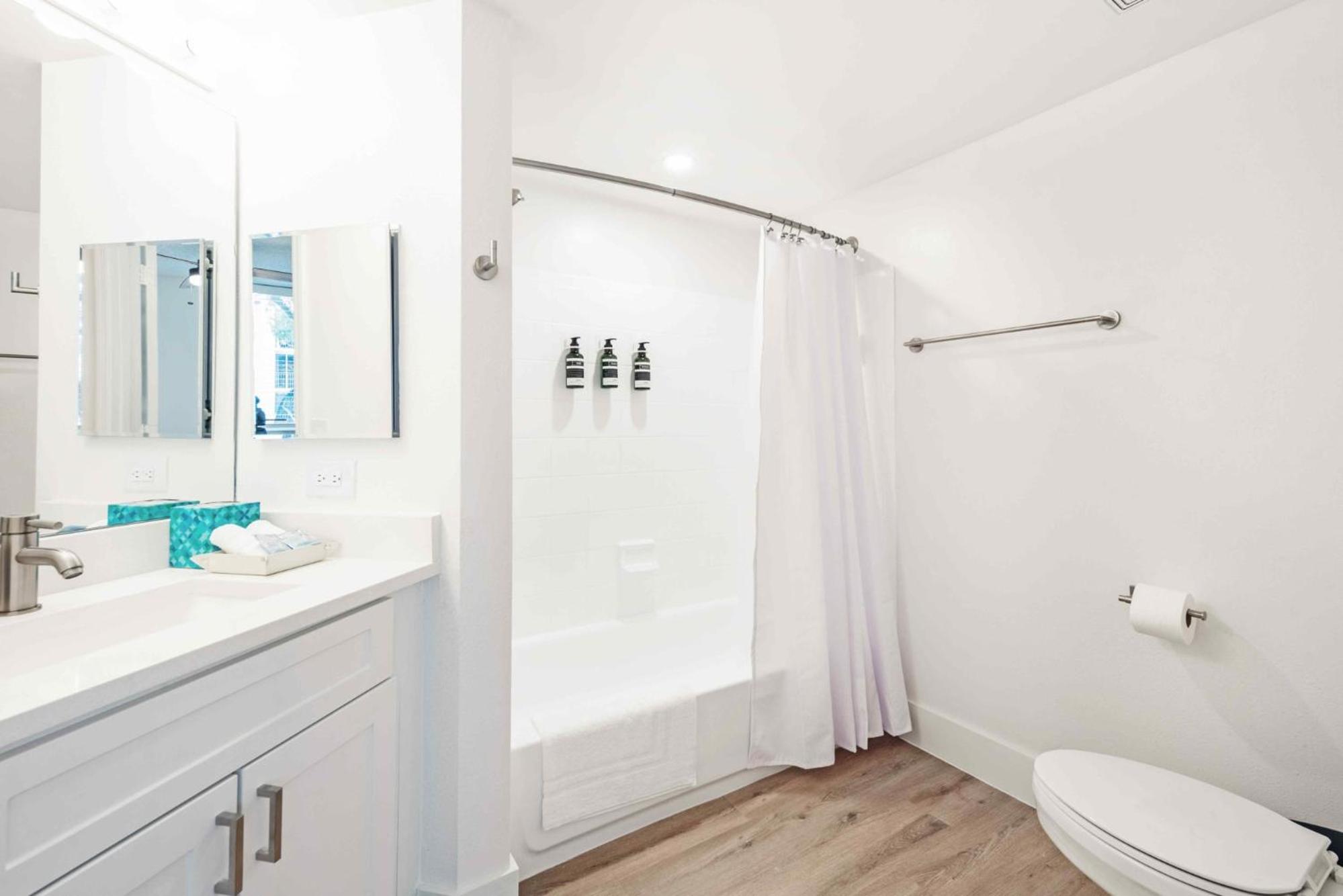 Fort Lauderdale Vacations - Stunning Centrally Located Apartments at New River Cove in South Florida - Property Image 18