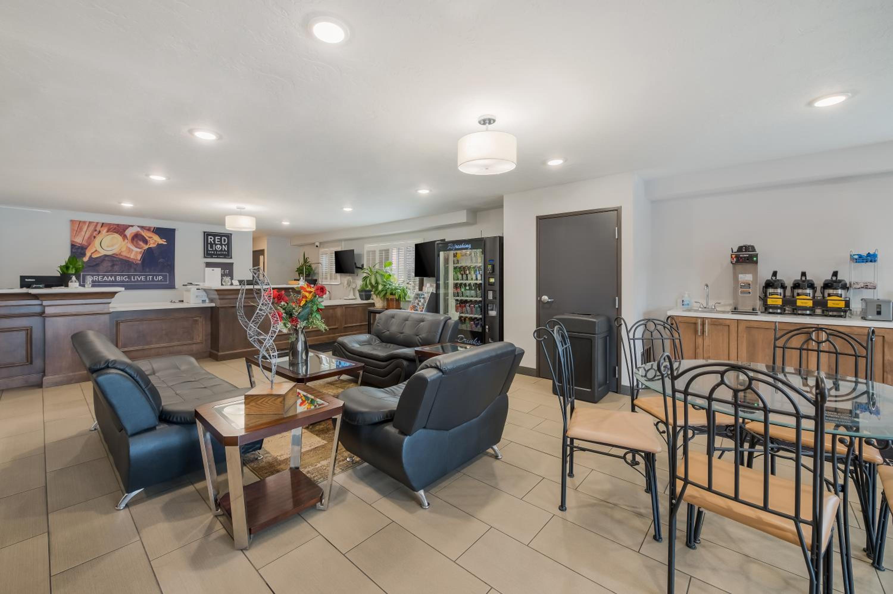 Ontario Vacations - Red Lion Inn  Suites Ontario - Property Image 1