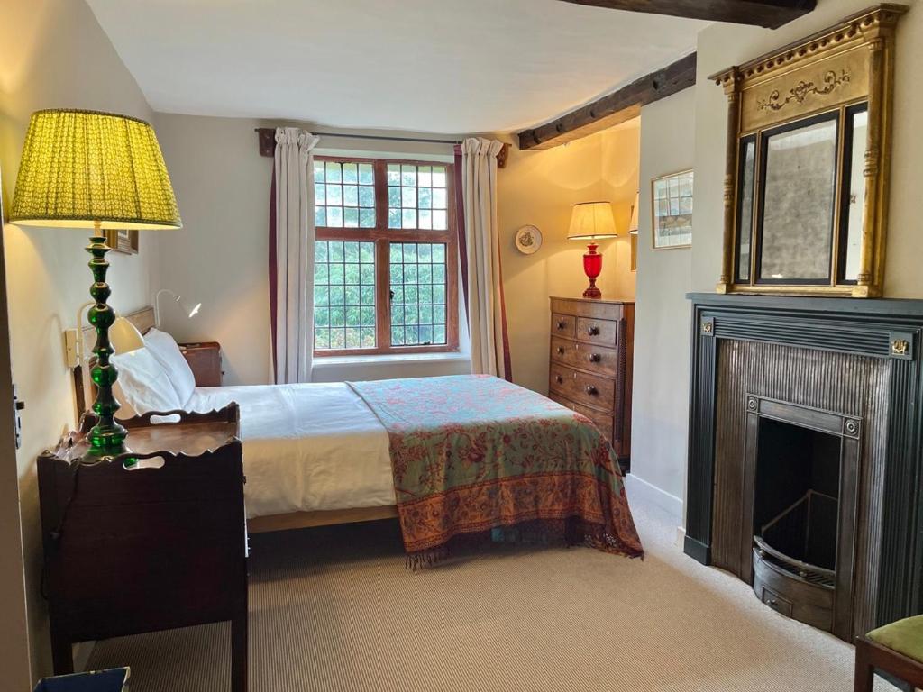 Moat Farm House view 3