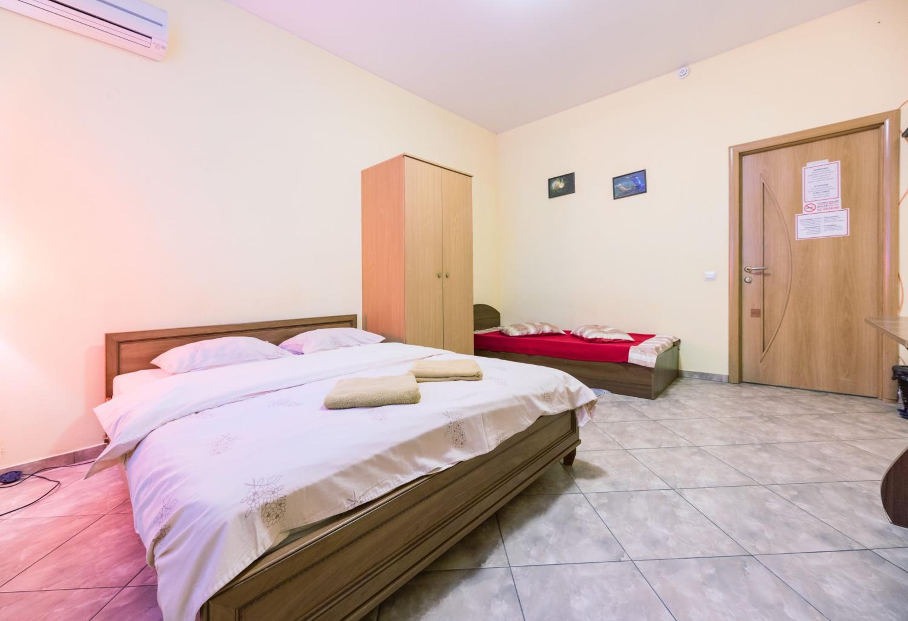 Mini Hotel near Arena City view 4
