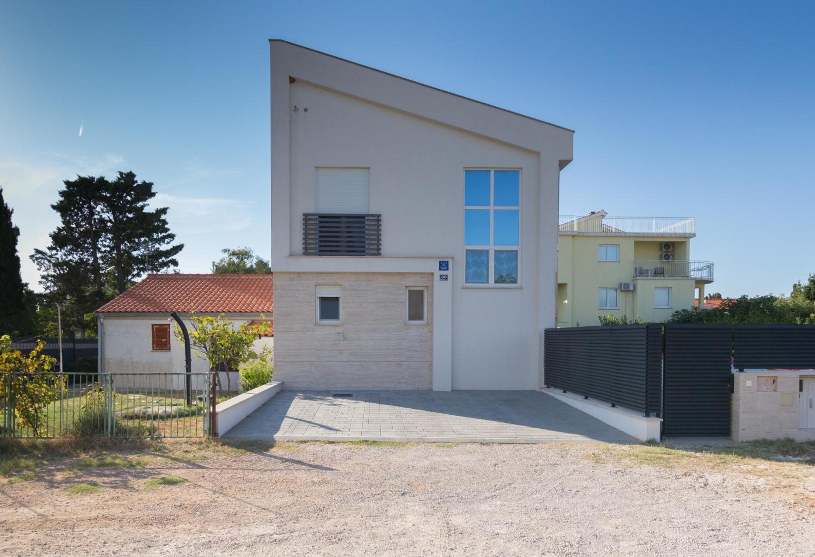 Hotel Villa Ema with heated saltwater pool, sauna and private gym - Image 1