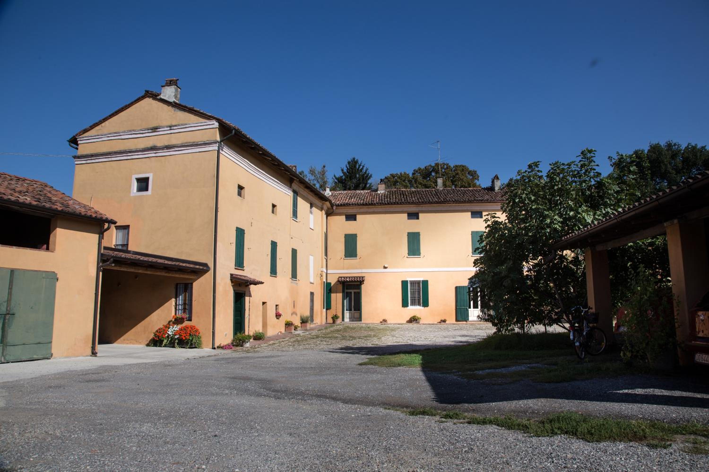 B&B Stradivari view 3