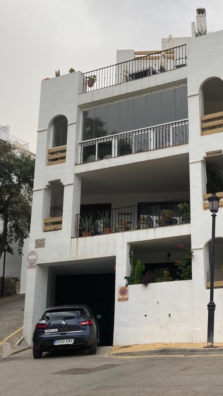 Modern Apartment in Benahavis Village Centre with Underground Parking