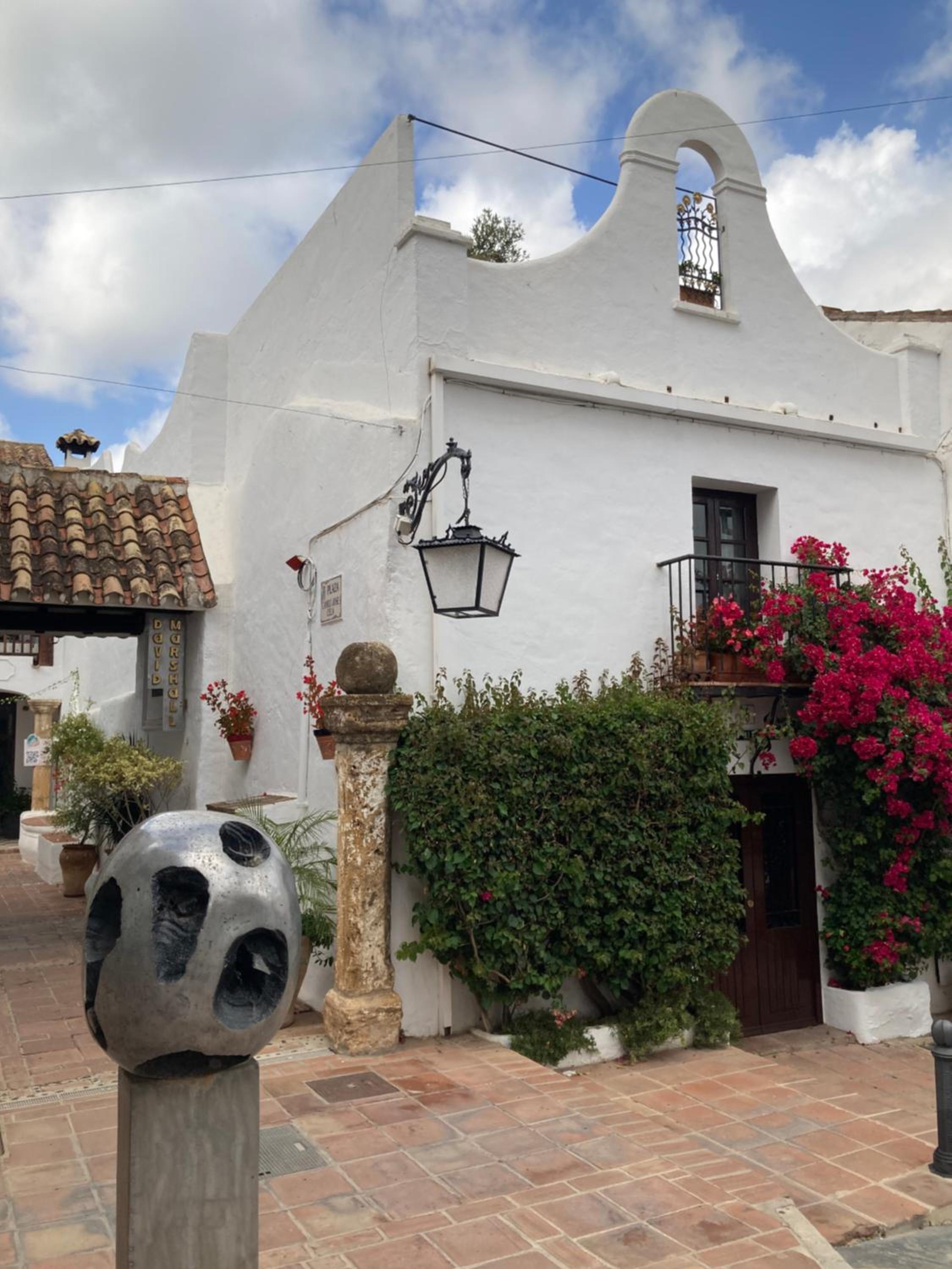 Modern Apartment in Benahavis Village Centre with Underground Parking