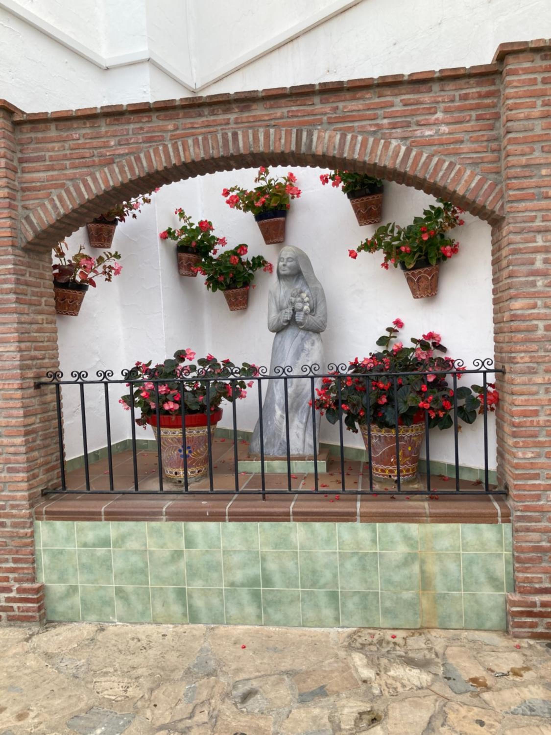 Modern Apartment in Benahavis Village Centre with Underground Parking