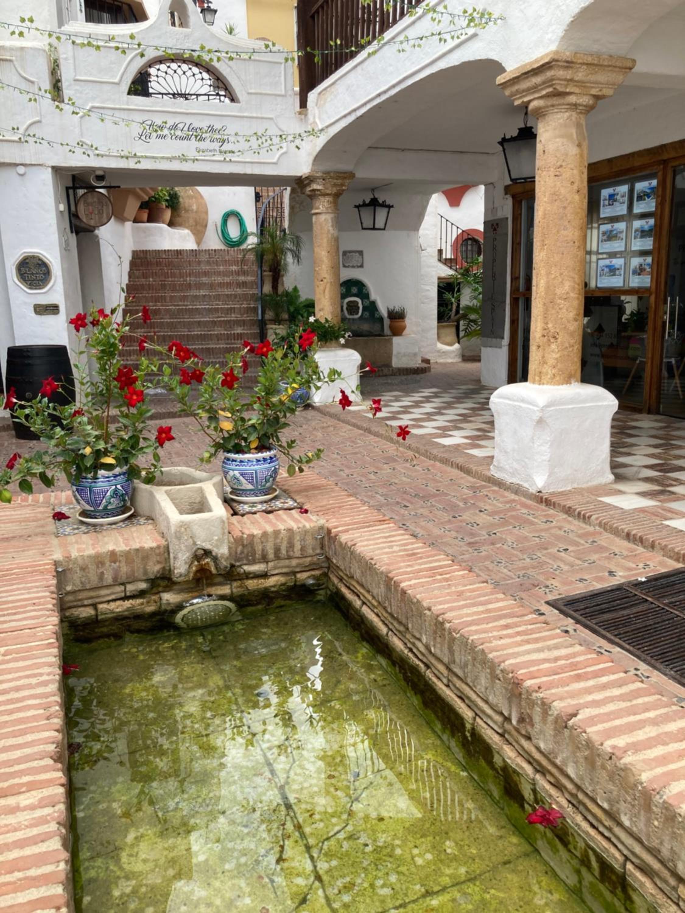 Modern Apartment in Benahavis Village Centre with Underground Parking