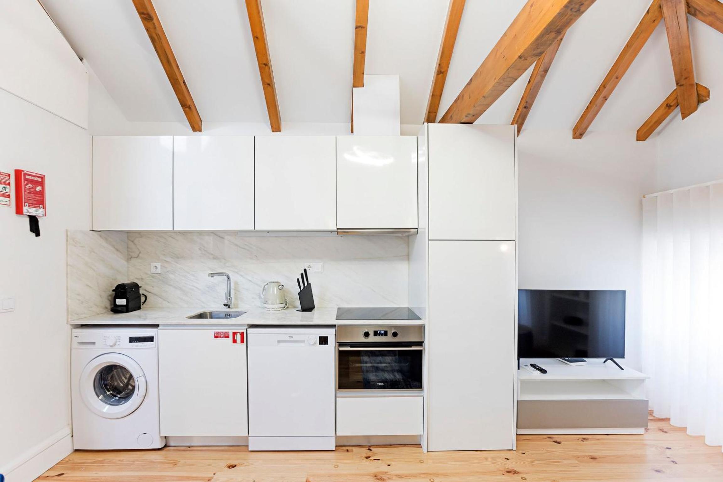 Modern Cativo Apartment by LovelyStay view 2