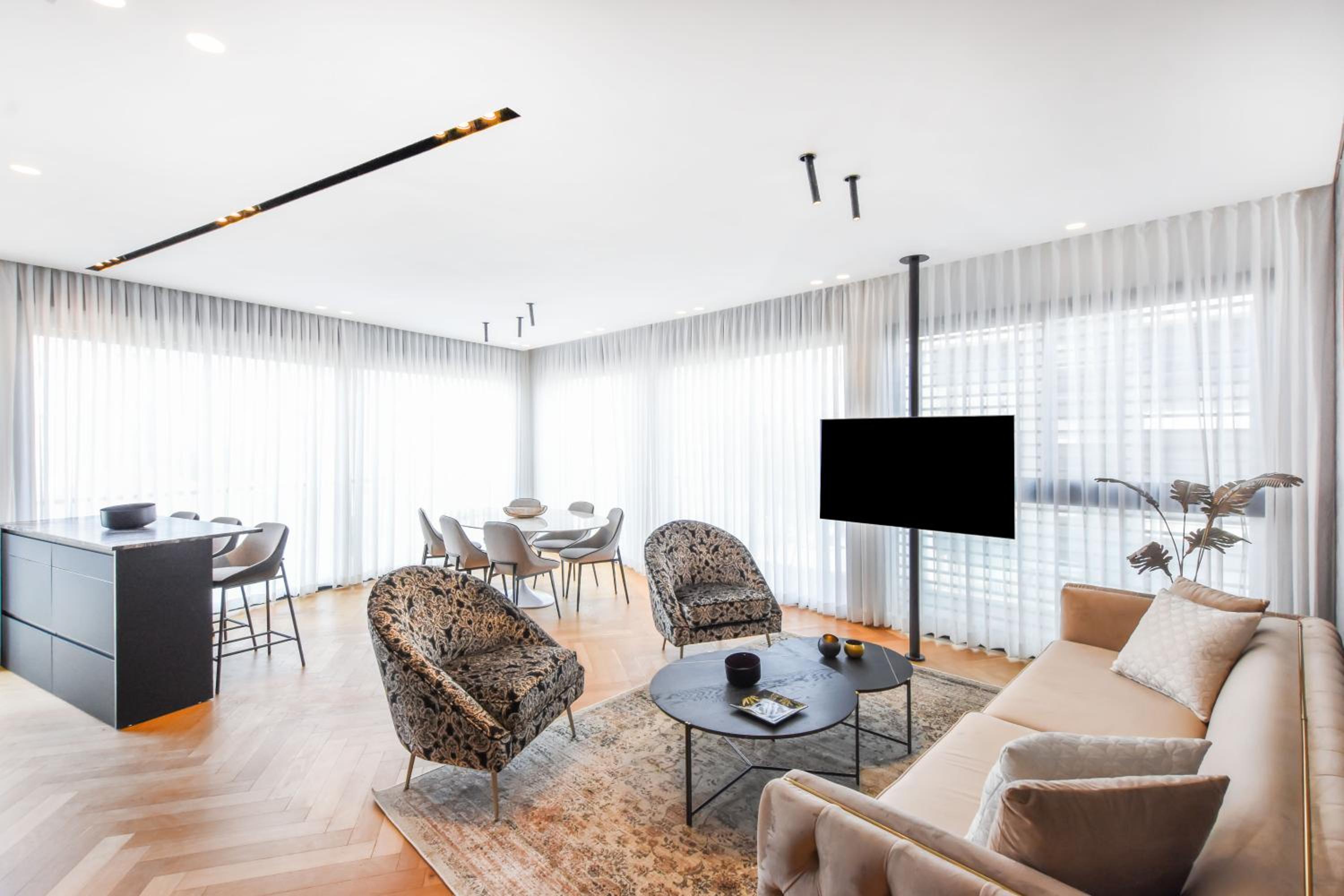 Modern 2BR Apartment in Ben Yehuda by HolyGuest view 3