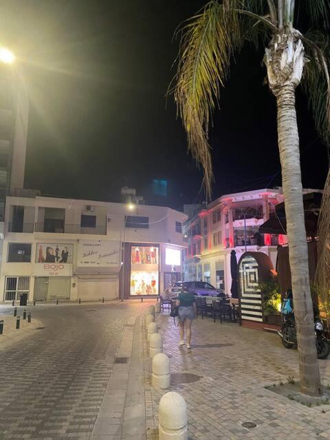2 bedroom apt in Ermou 4 minute walk beach view 4